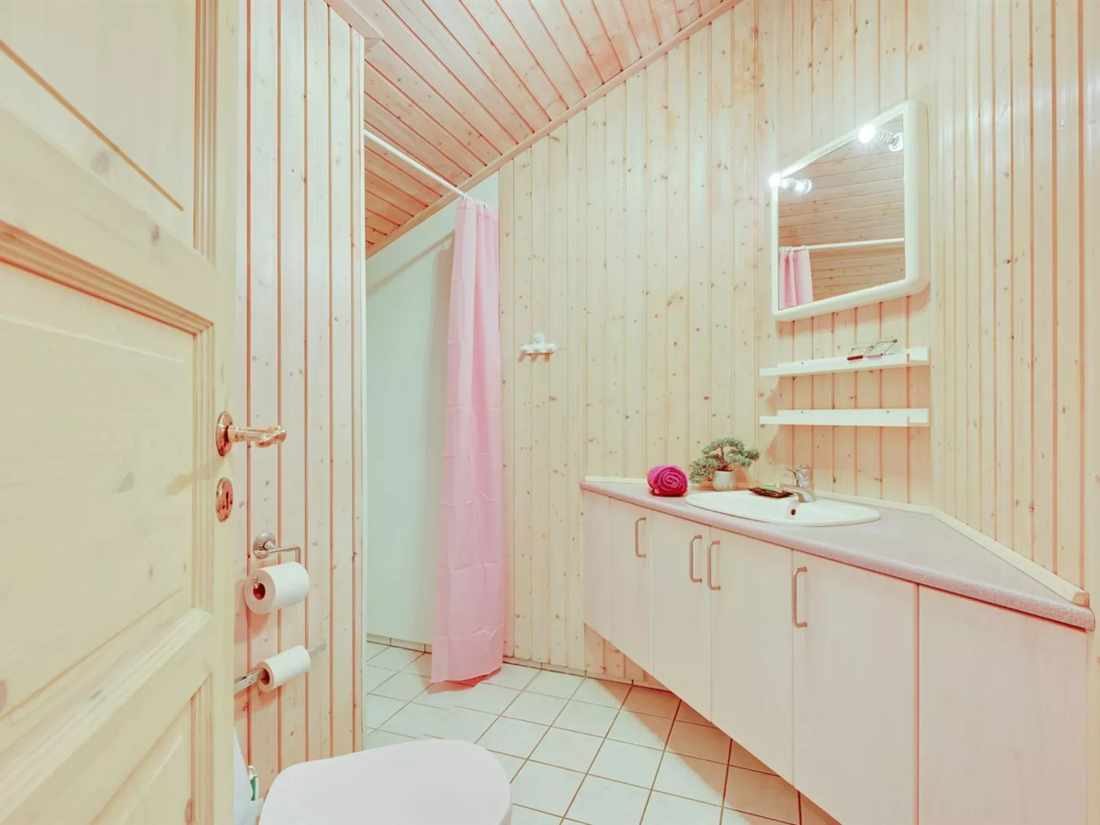 "Landuin" - 230m from the sea-Inside