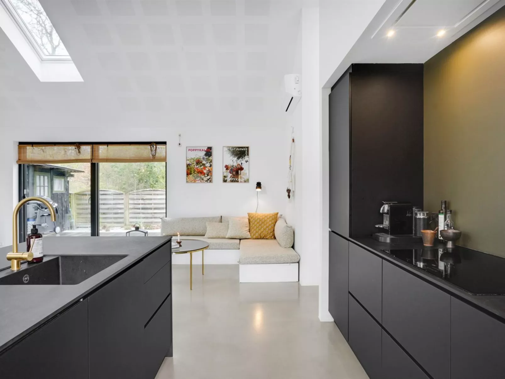 "Michael" - 400m from the sea-Drinnen