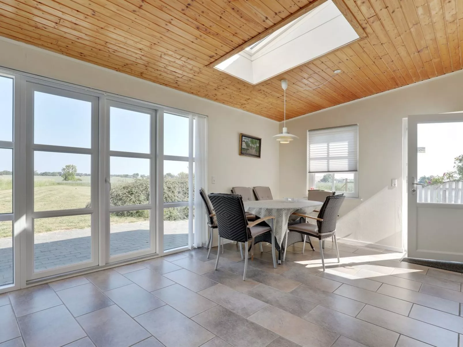 "Nilia" - 3.5km from the sea-Inside