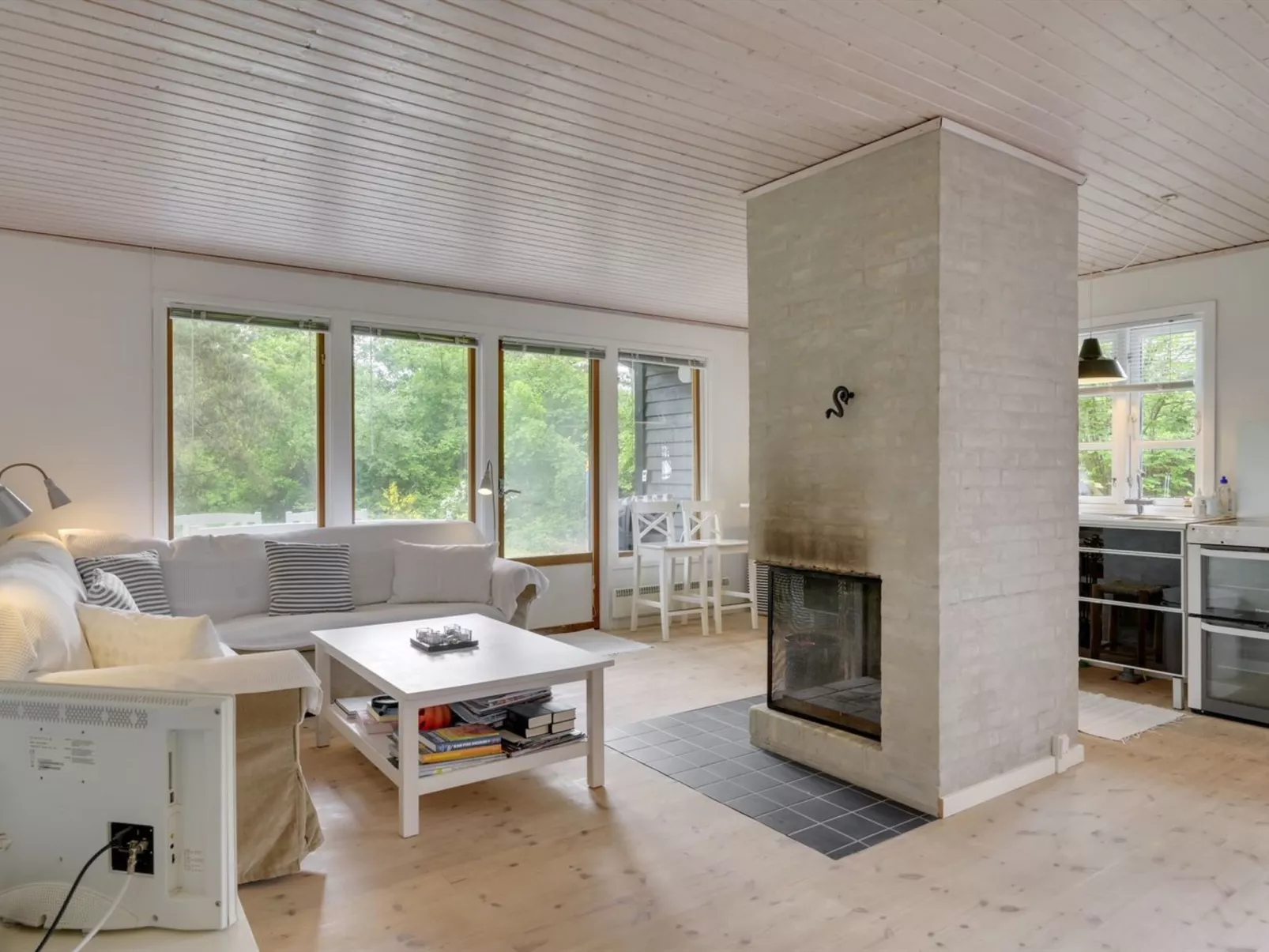 "Jute" - 100m from the sea-Inside