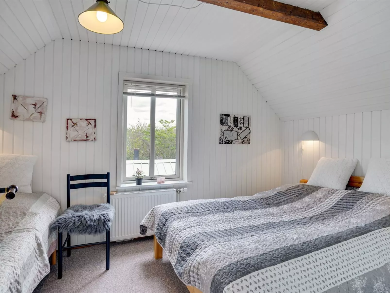 "Nevis" - 1.5km from the sea-Inside