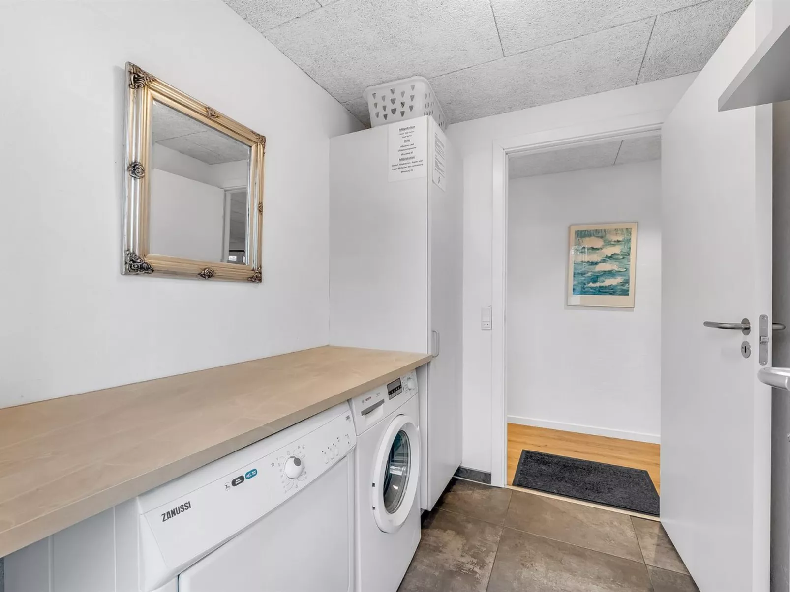 "Thana" - 1.4km from the sea-Dedans