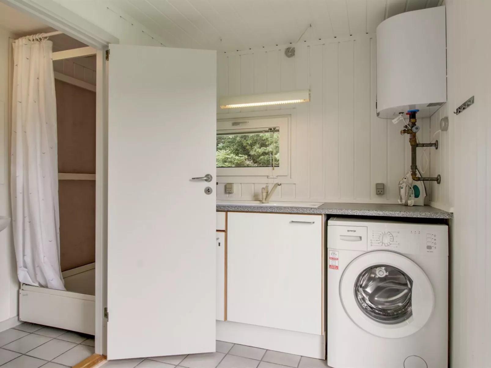 "Gitten" - 600m from the sea-Drinnen