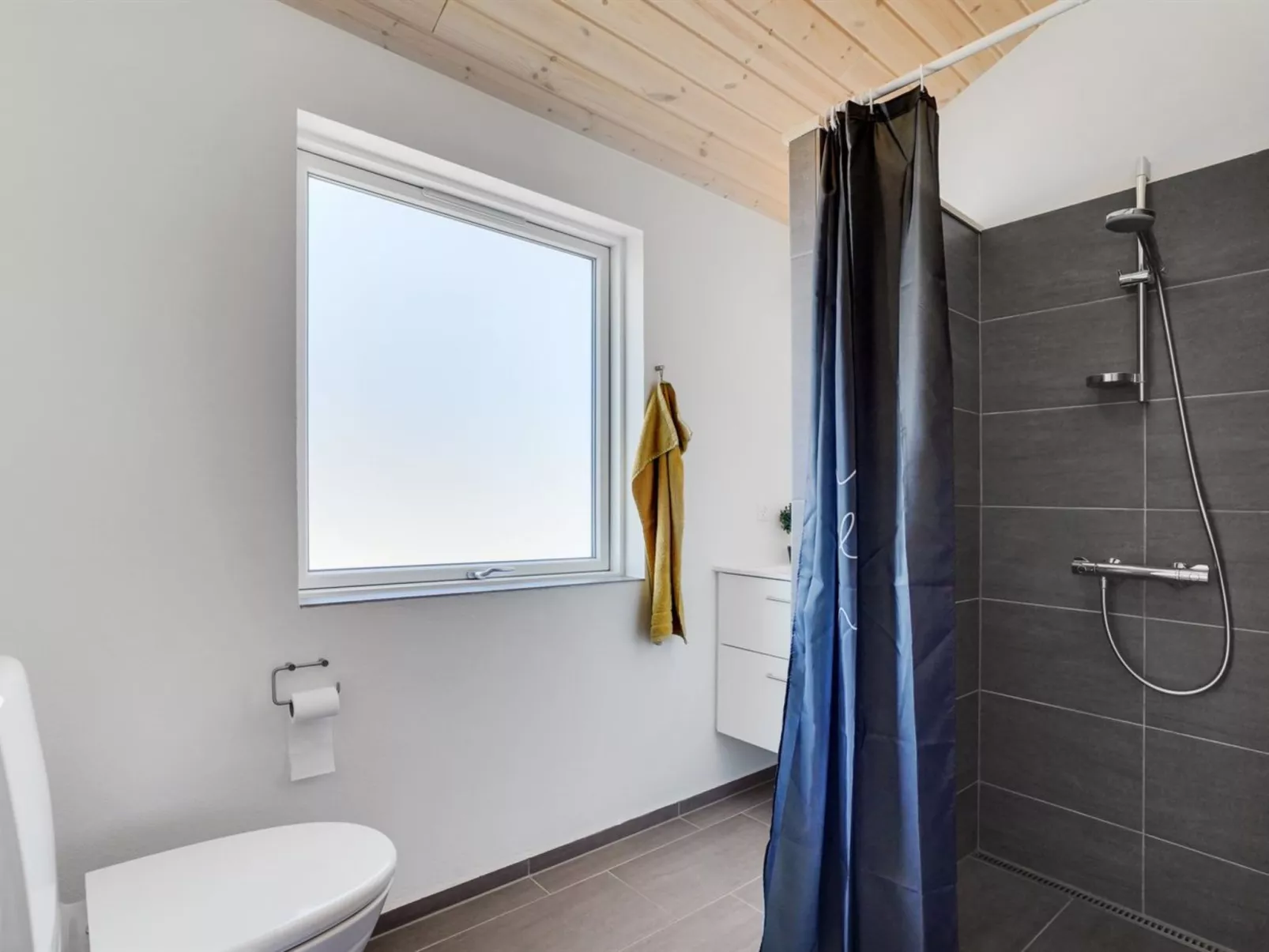 "Gyrial" - 950m from the sea-Inside