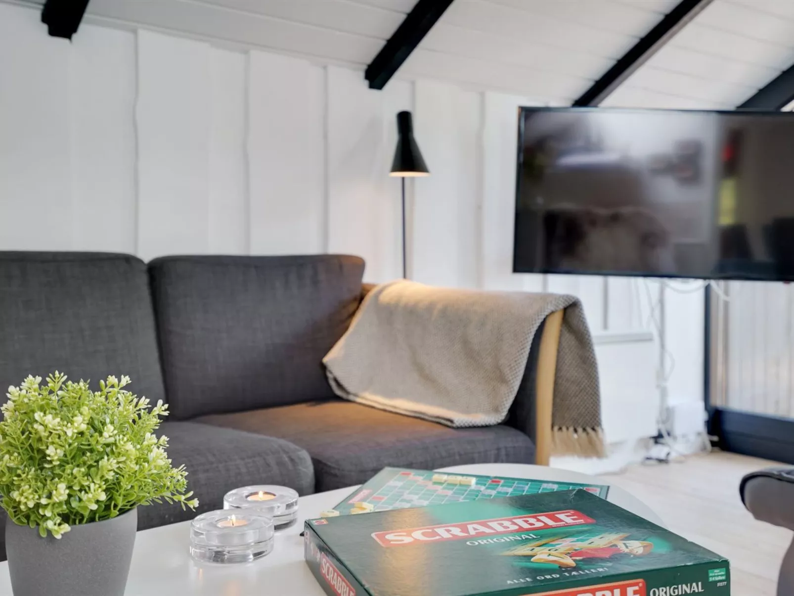 "Torbjörn" - 1.1km from the sea-Dedans