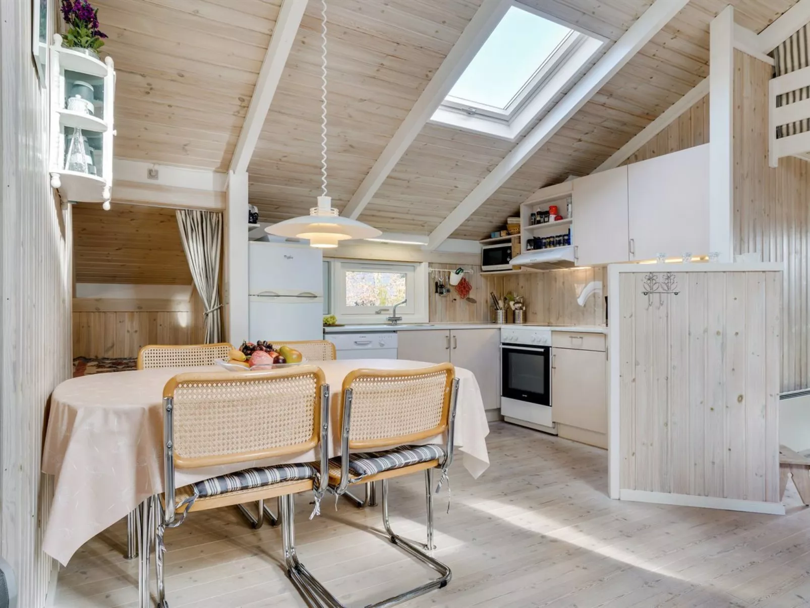 "Peter" - 400m from the sea-Inside