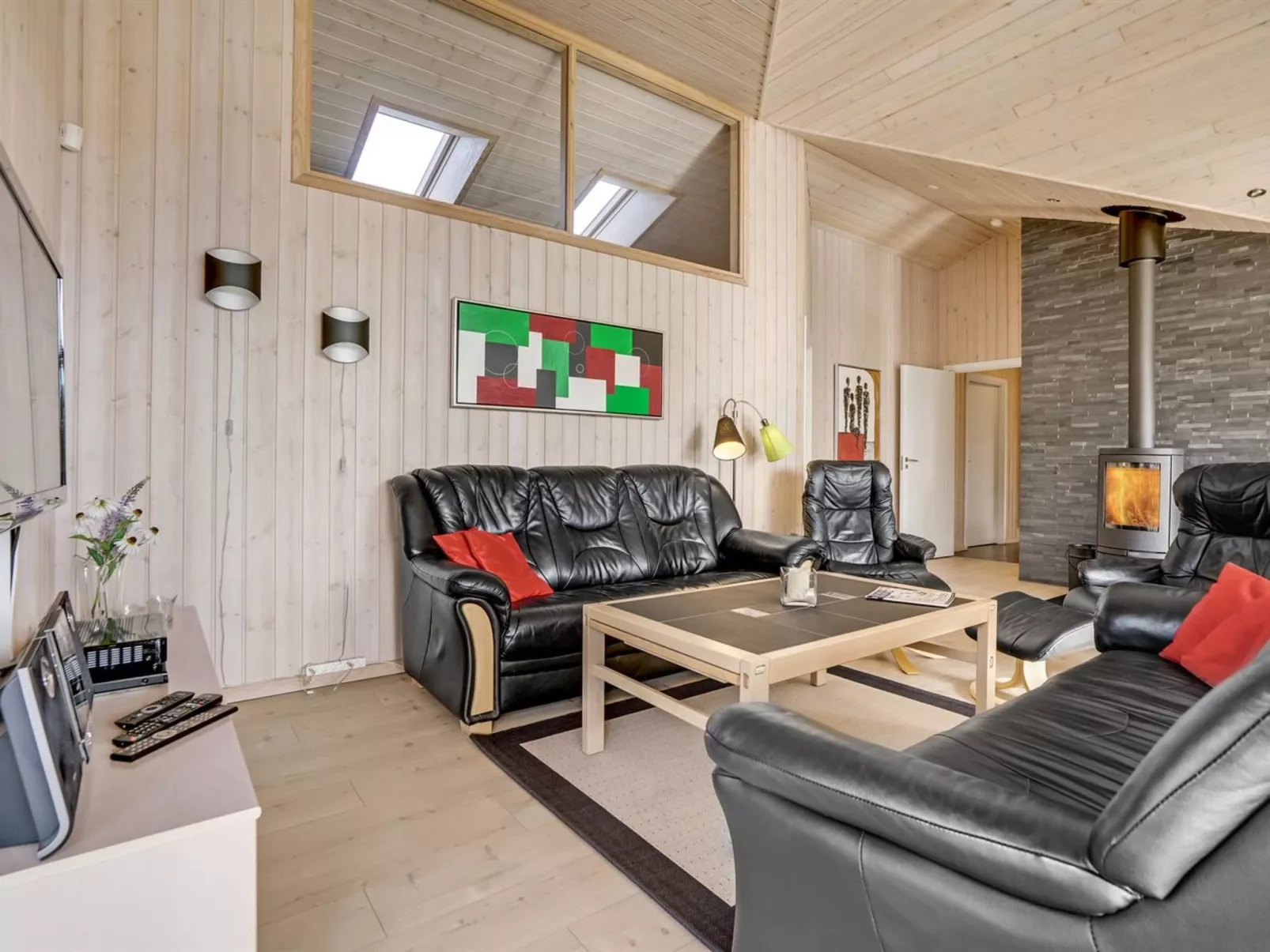 "Haghbarth" - 2.3km from the sea-Inside