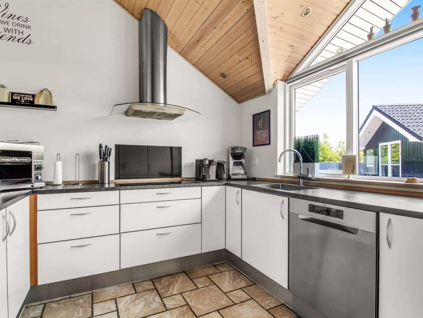 "Steen" - 800m from the sea-Drinnen