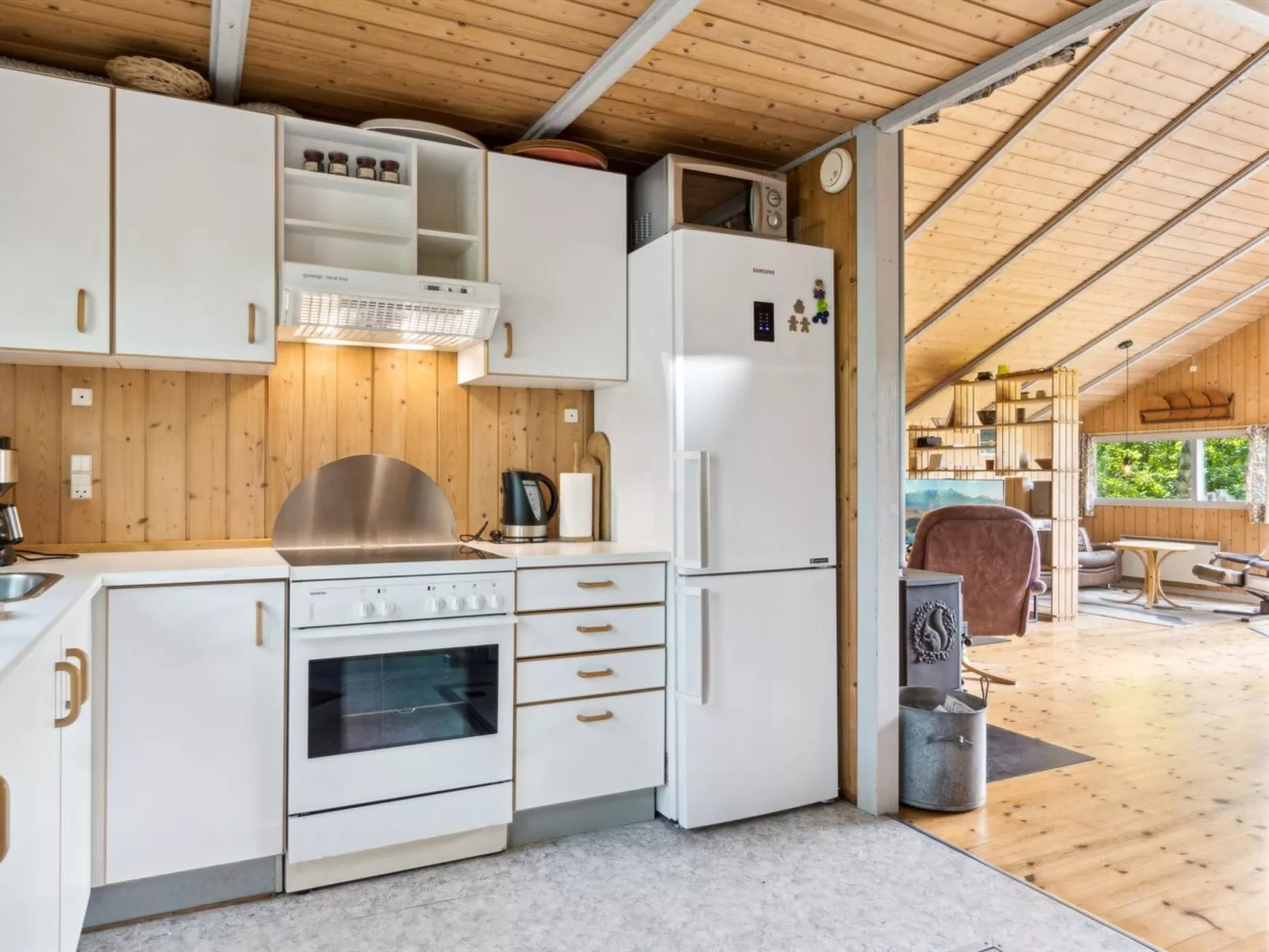 "Kerrin" - 300m from the sea-Inside