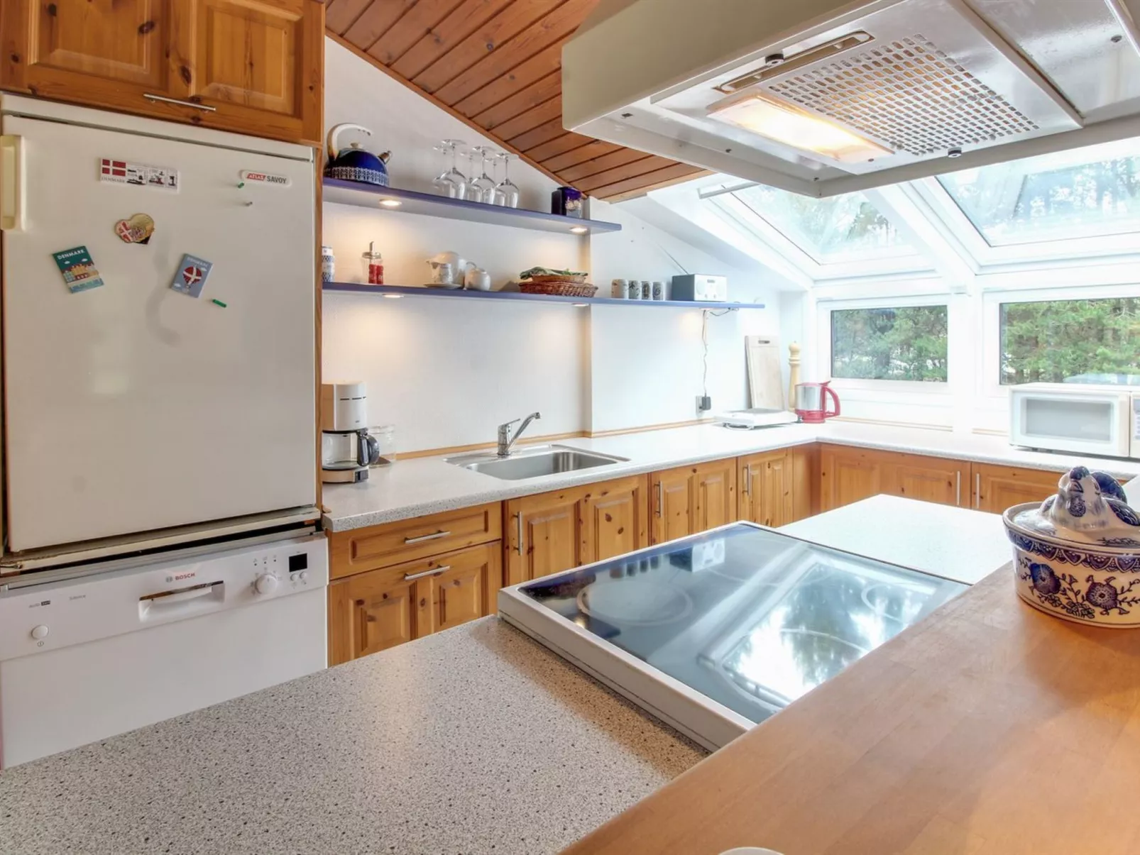 "Tirsa" - 3.9km from the sea-Inside