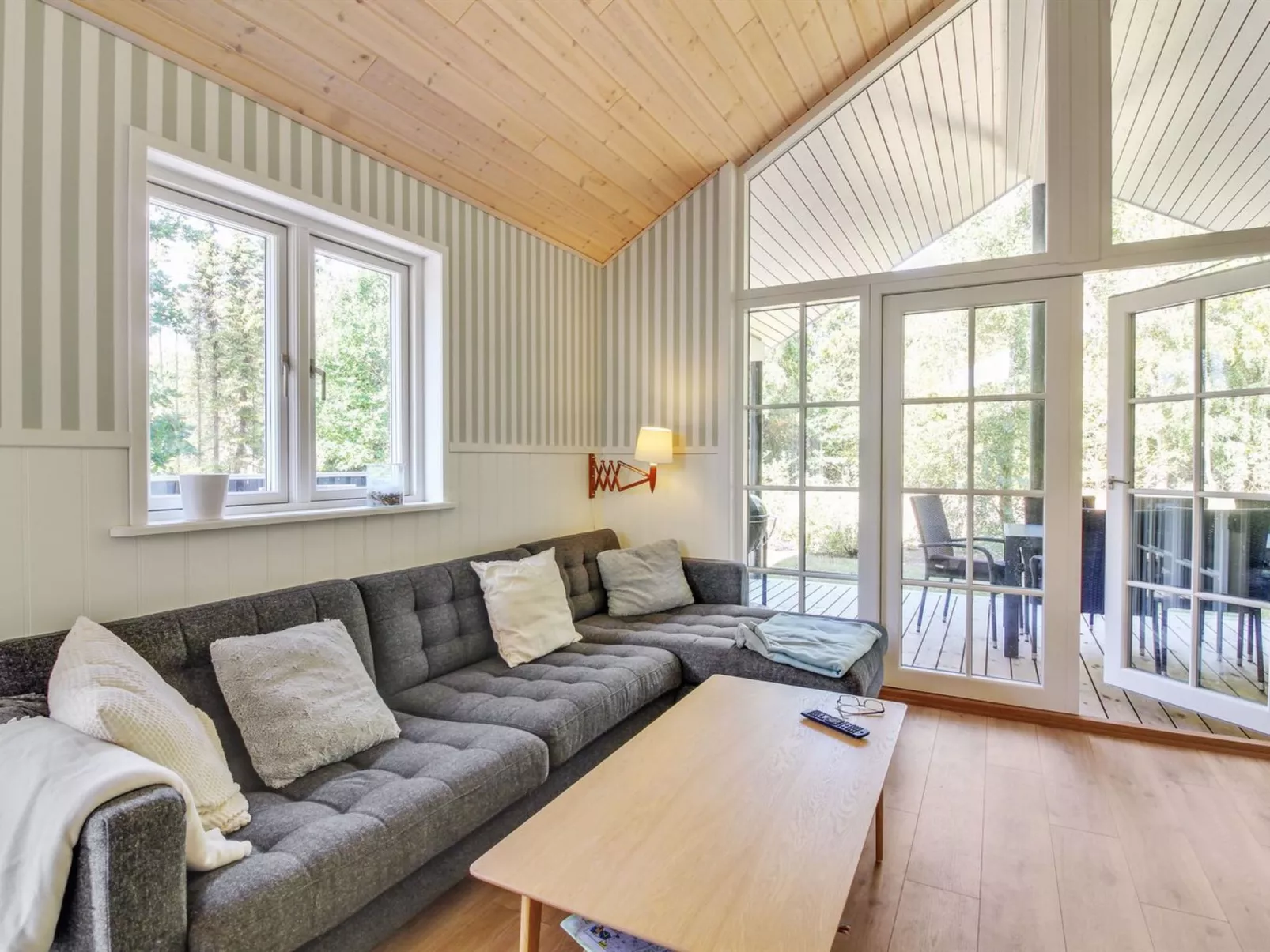 "Santtu" - 600m from the sea-Dedans