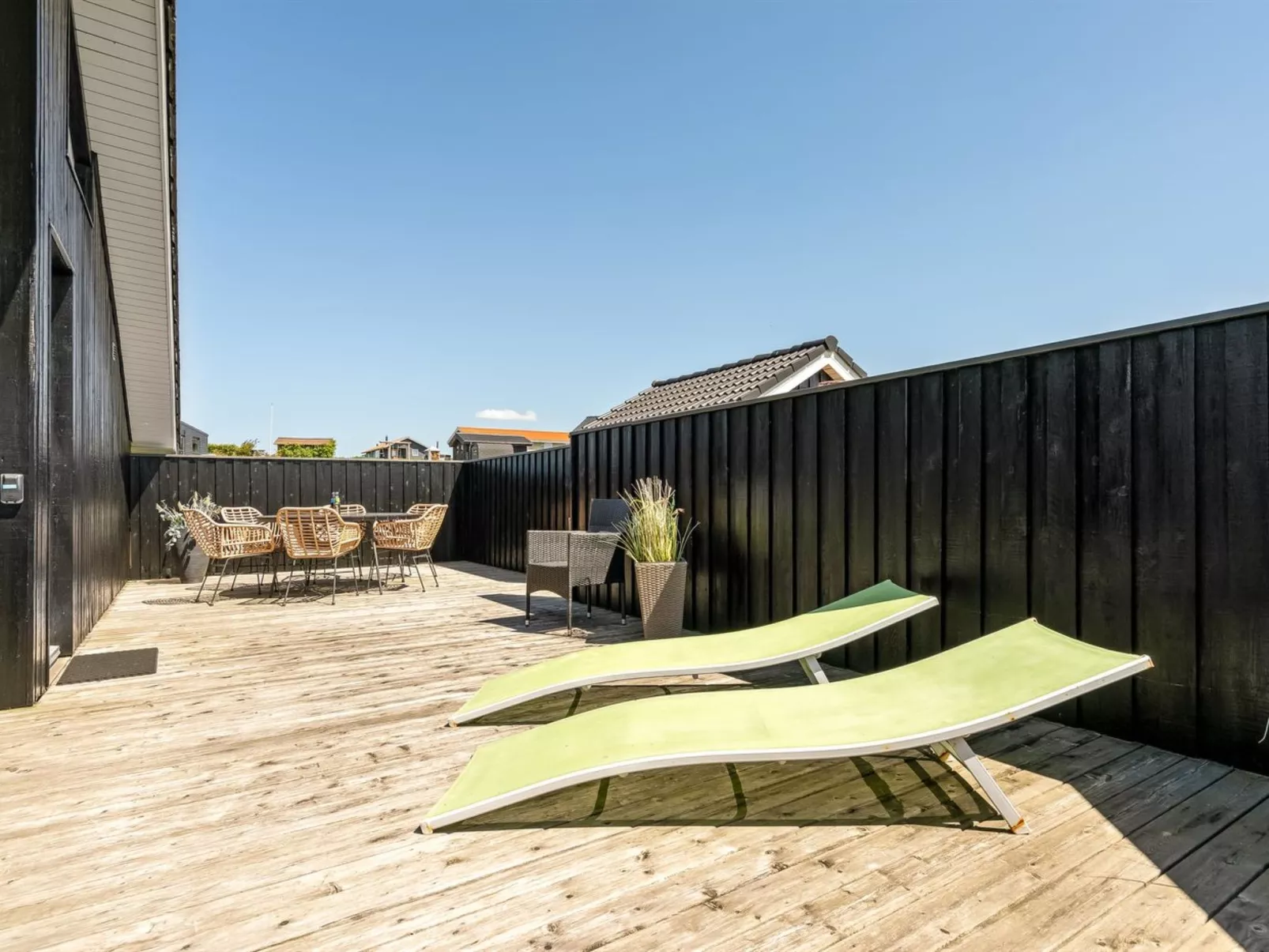 "Samuil" - 300m to the fjord-Dehors