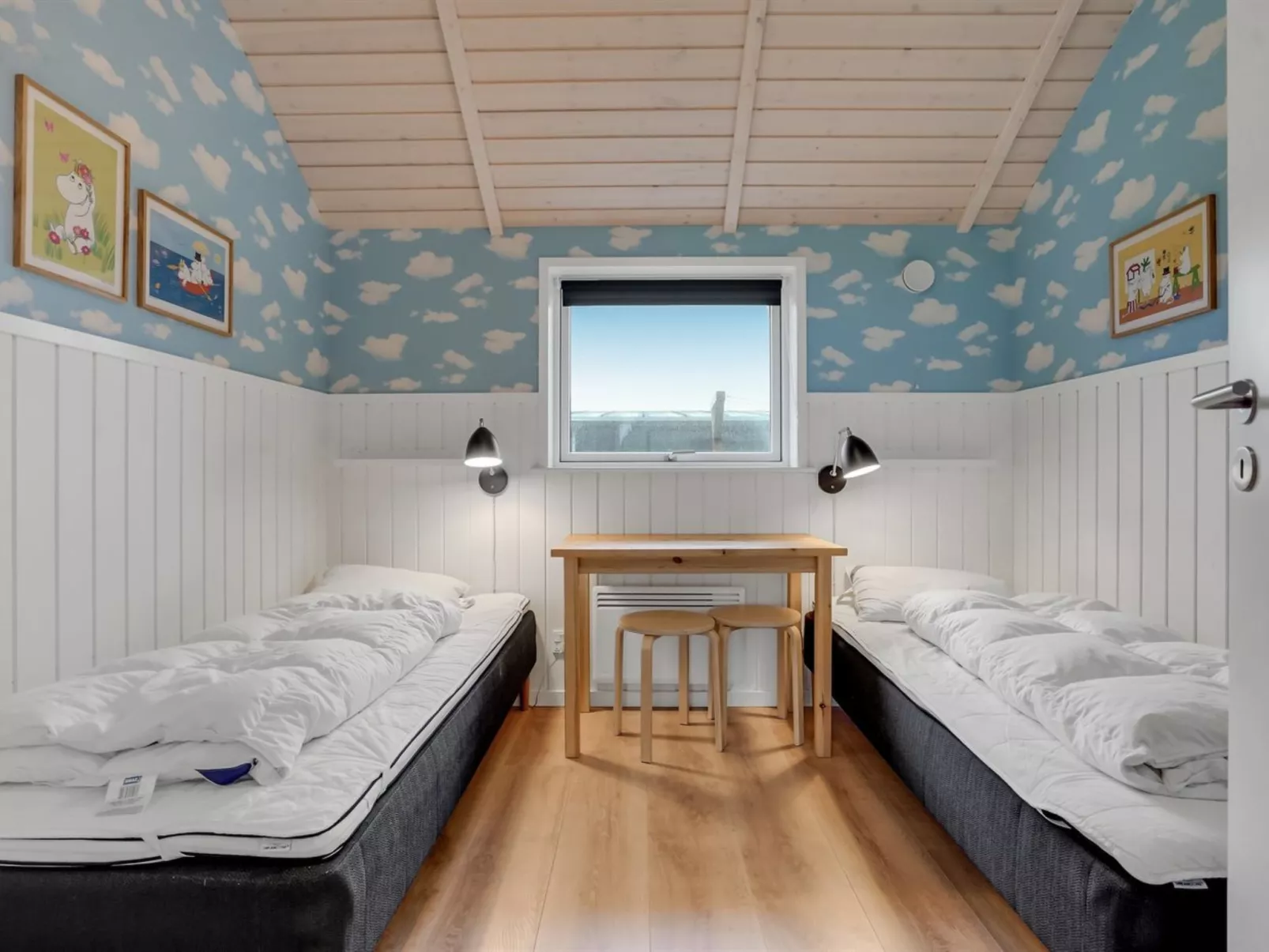 "Ano" - 950m from the sea-Inside