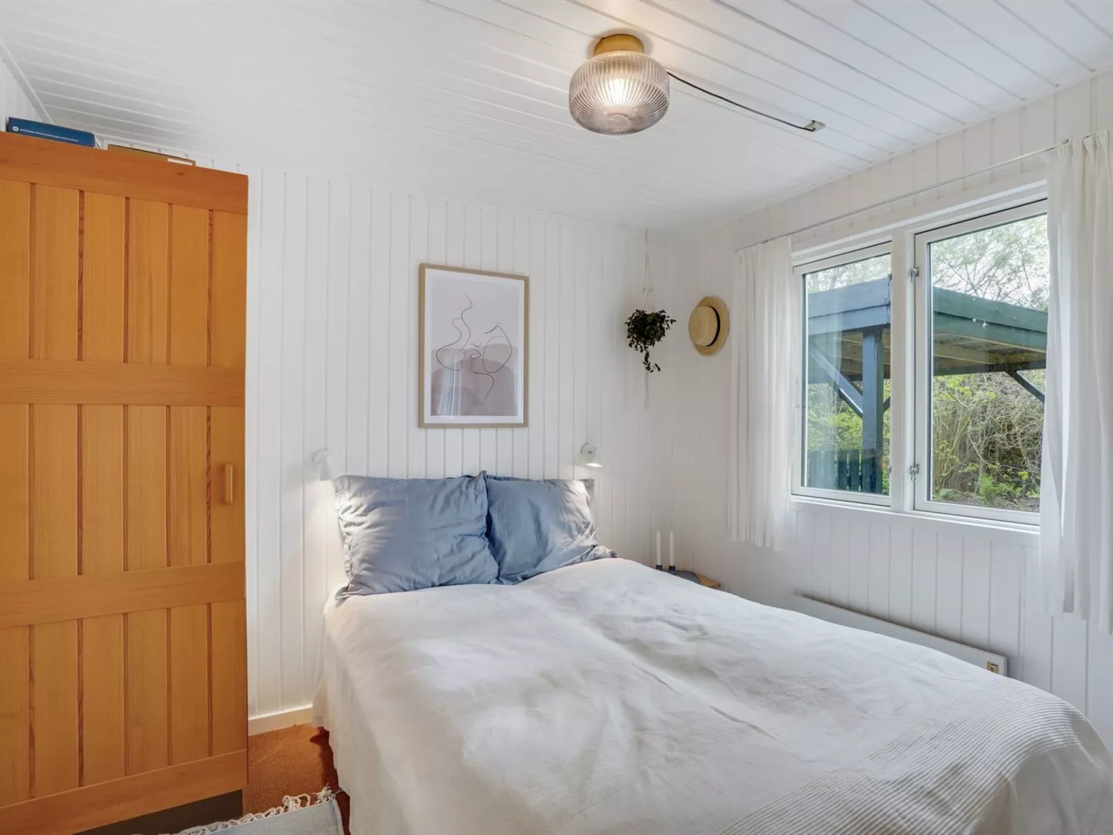 "Thina" - 750m to the fjord-Inside