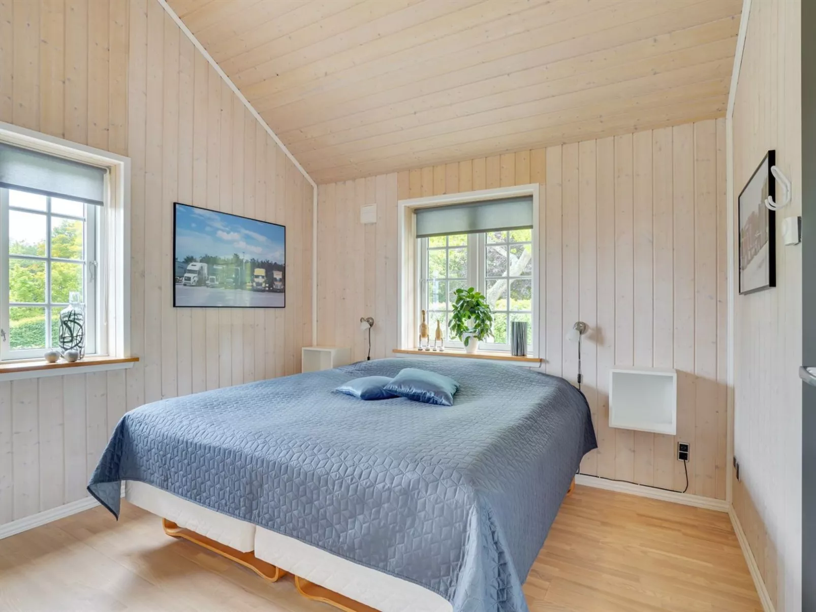 "Regnwald" - 400m to the fjord-Dedans