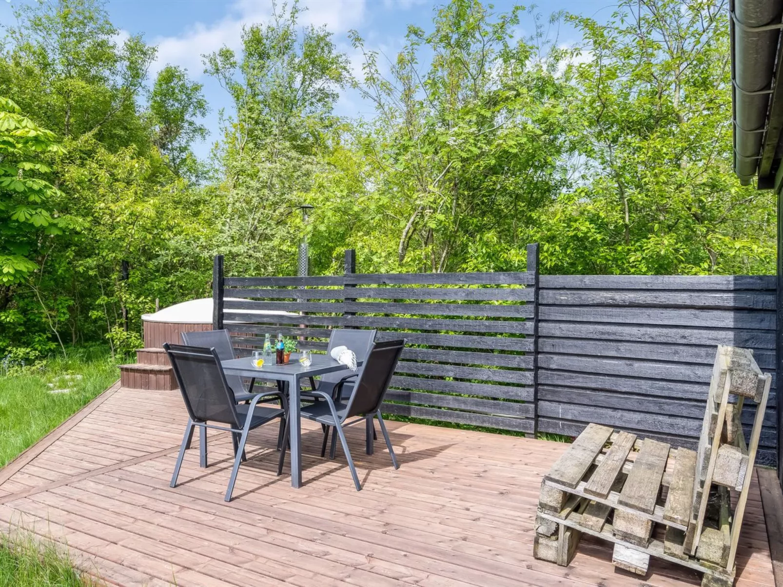 "Akke" - 150m to the fjord-Outside