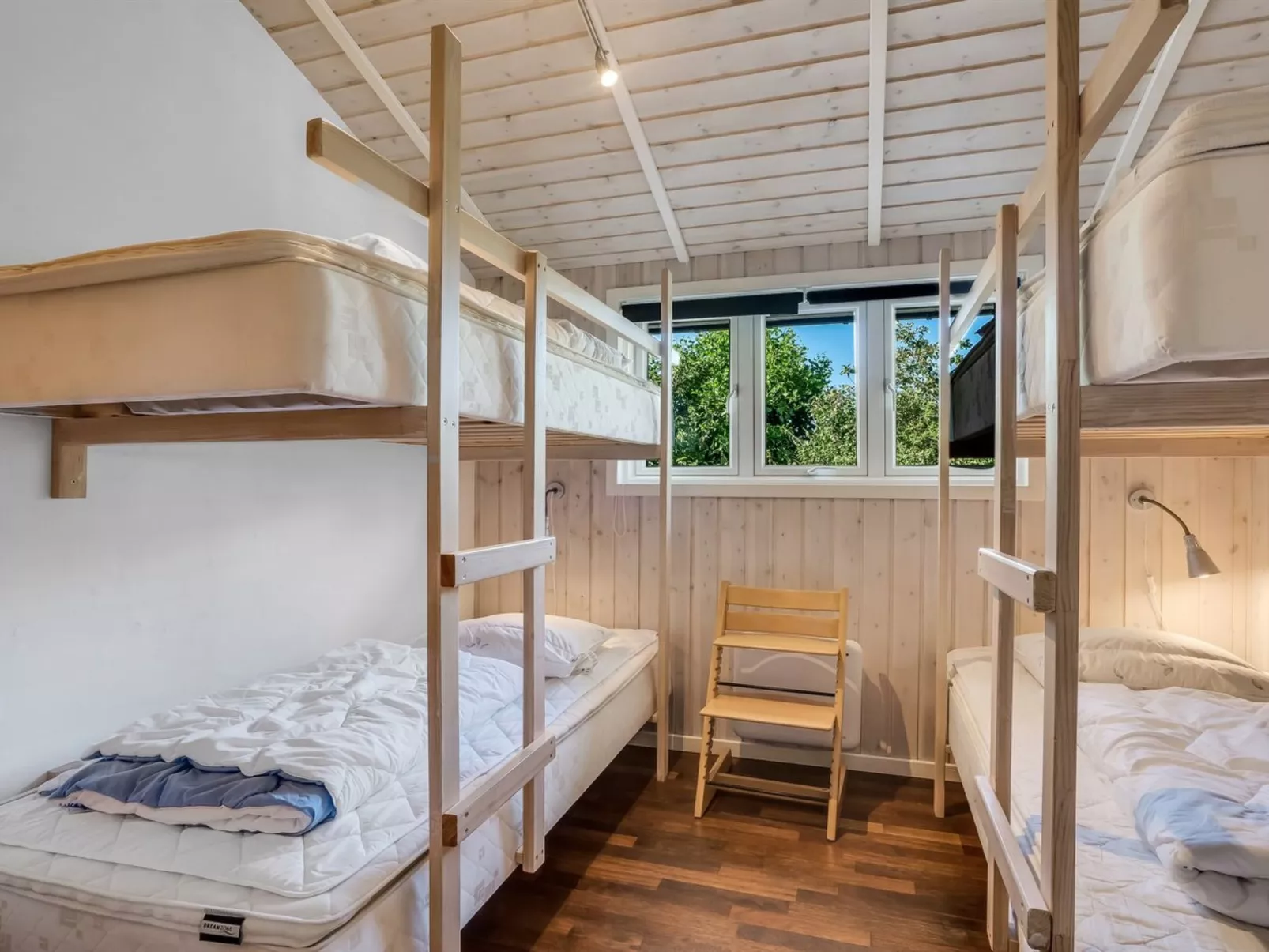 "Eljas" - 200m to the fjord-Inside