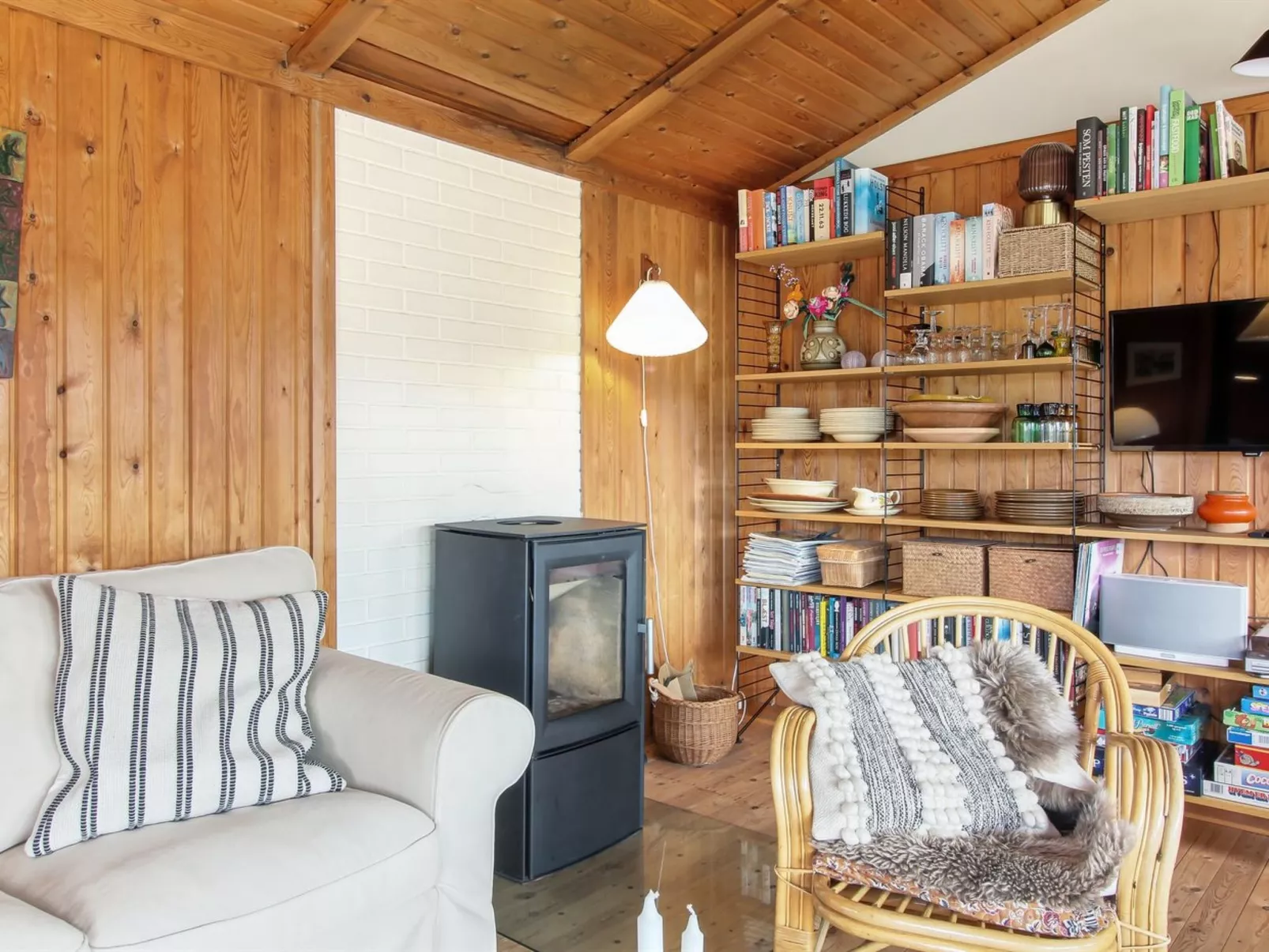 "Nestori" - 950m from the sea-Inside