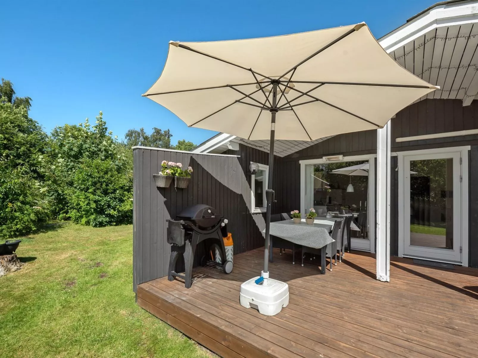 "Brune" - 30km from the sea-Outside