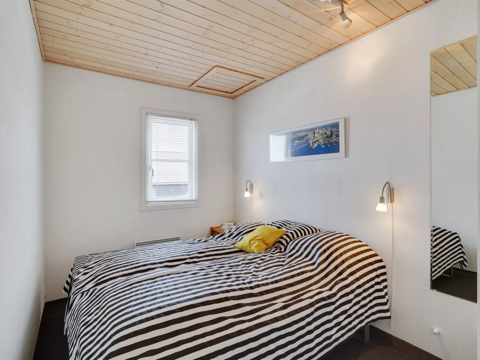 "Siunde" - 100m to the fjord-Inside