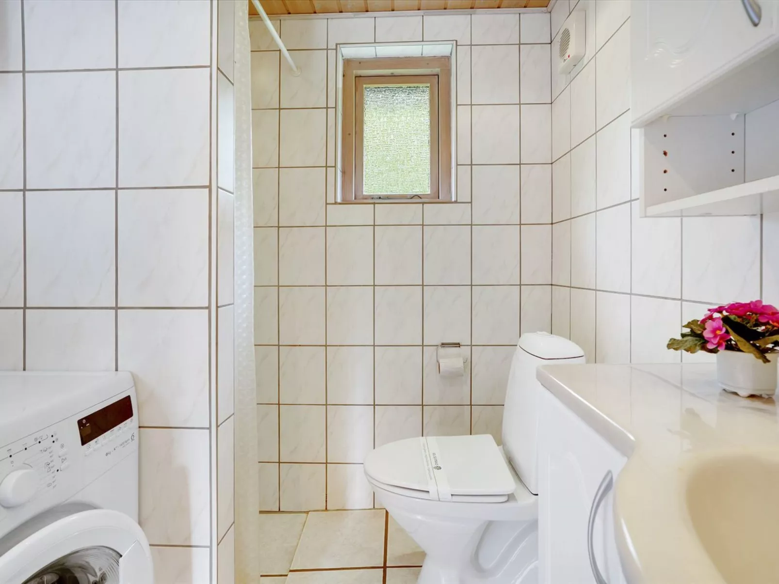 "Nila" - 750m from the sea-Inside