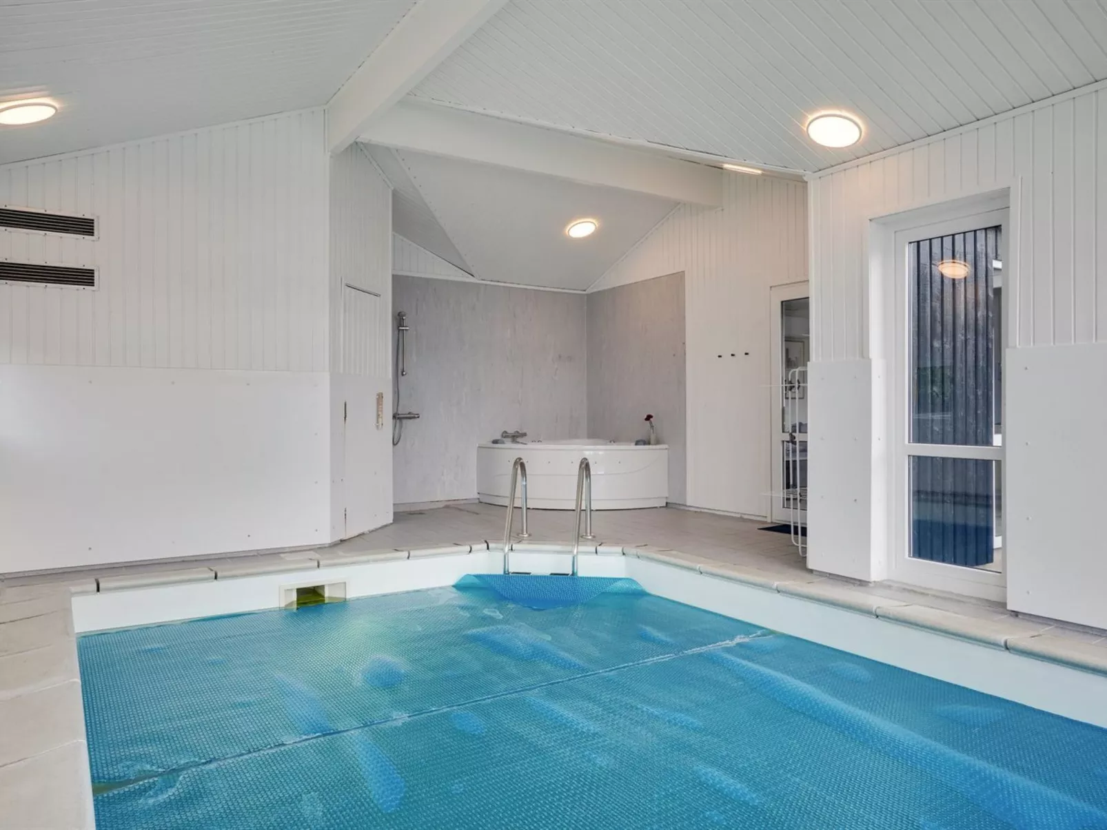 "Bjarki" - 800m from the sea-Inside