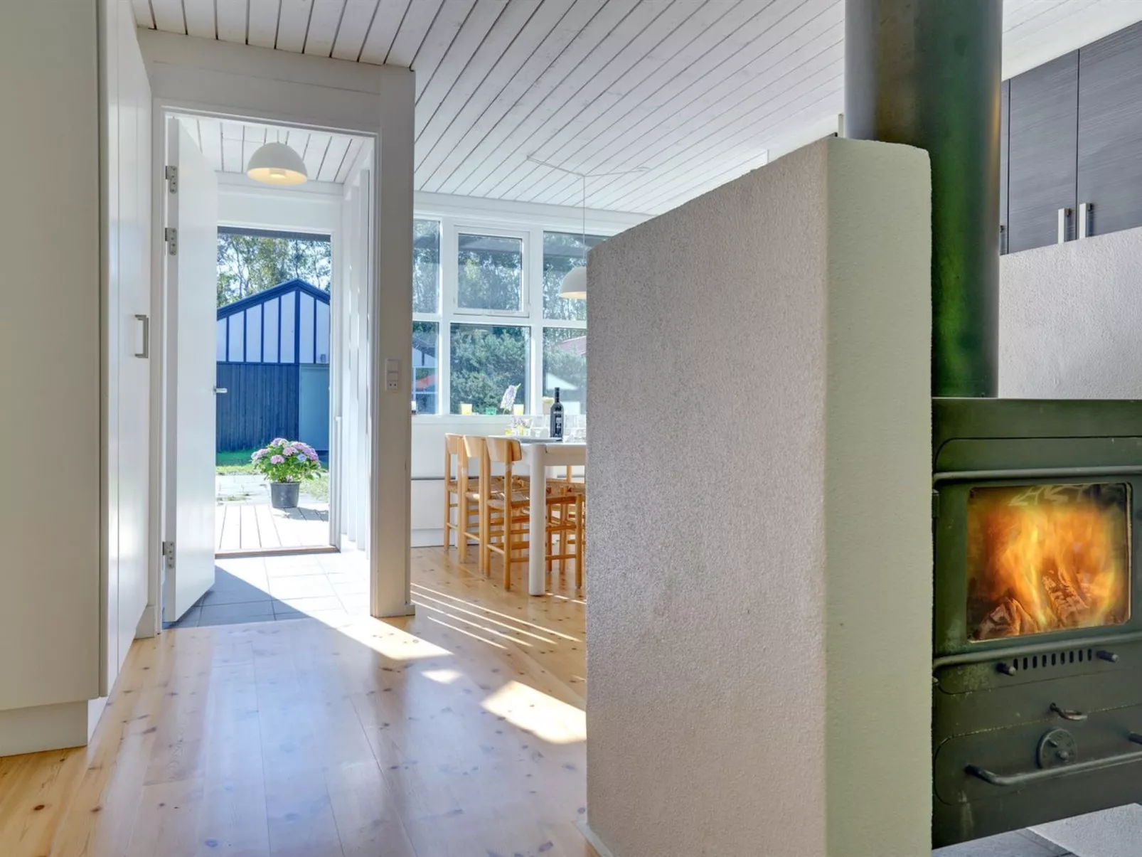 "Bergit" - 55m from the sea-Drinnen