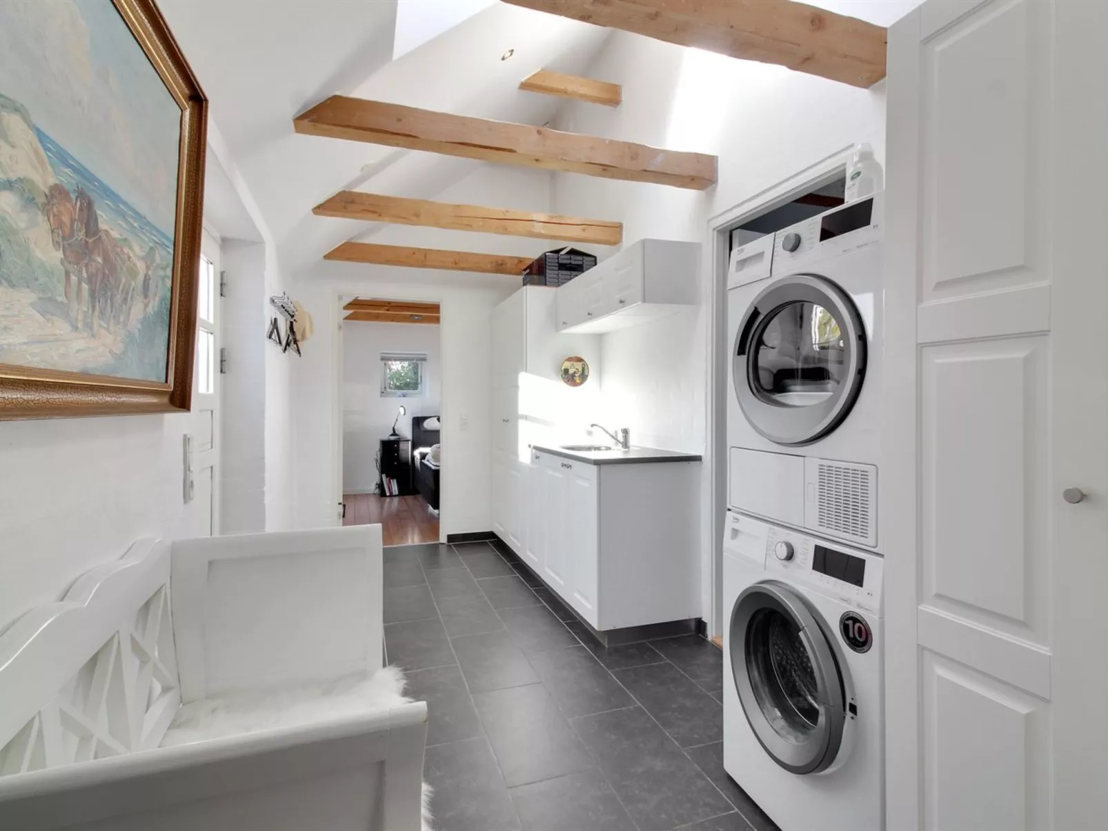 "Iara" - 6km from the sea-Inside