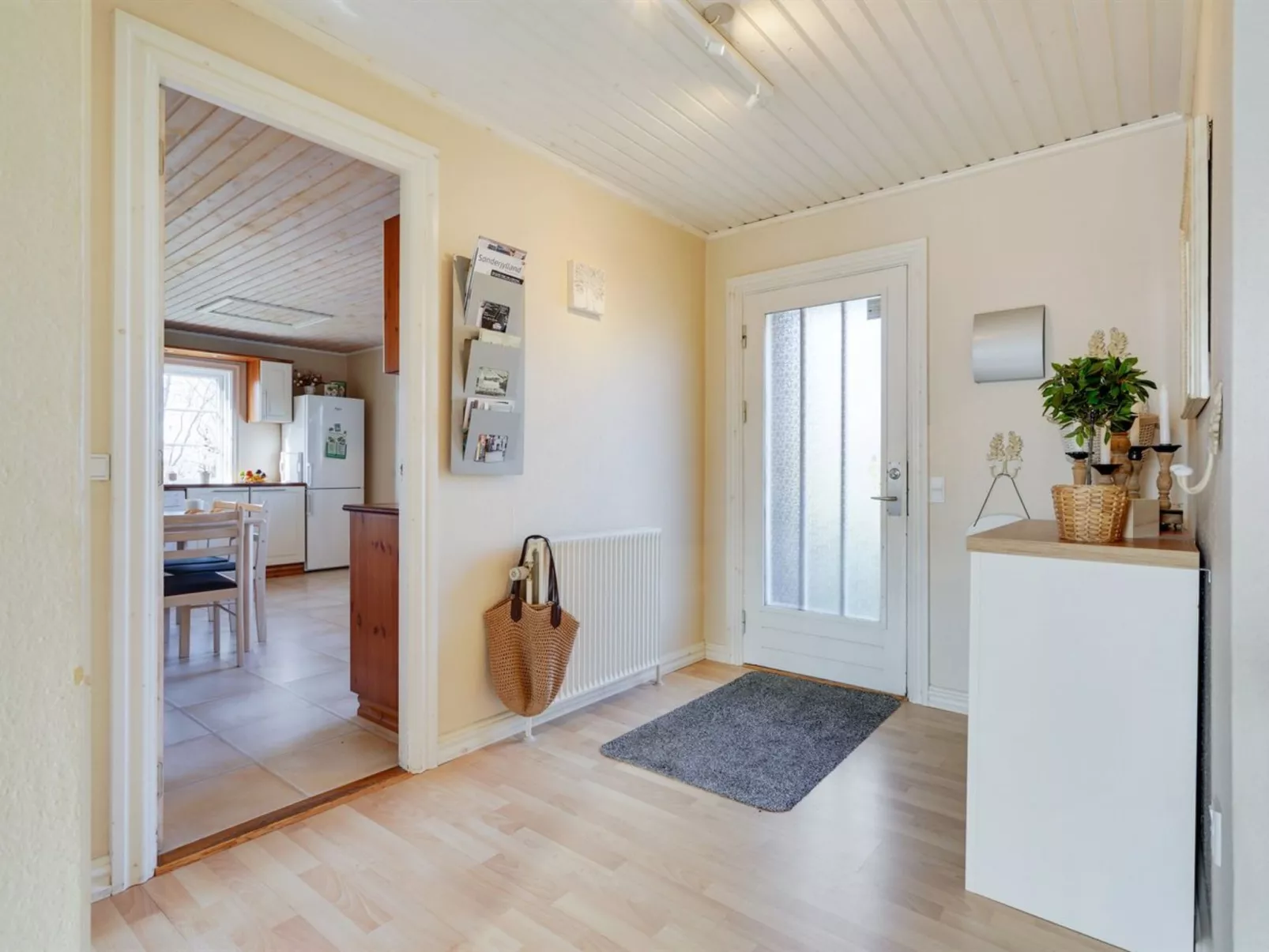 "Harrieth" - 16km from the sea-Drinnen