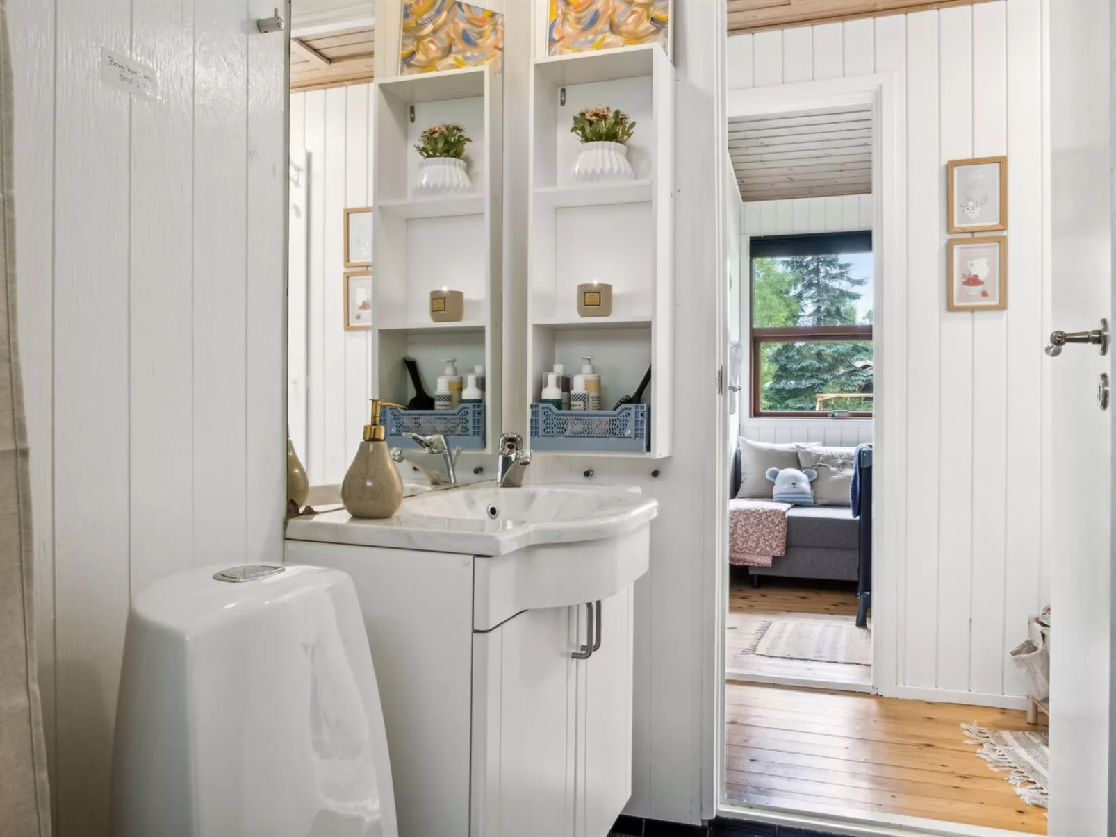 "Morten" - 500m from the sea-Inside