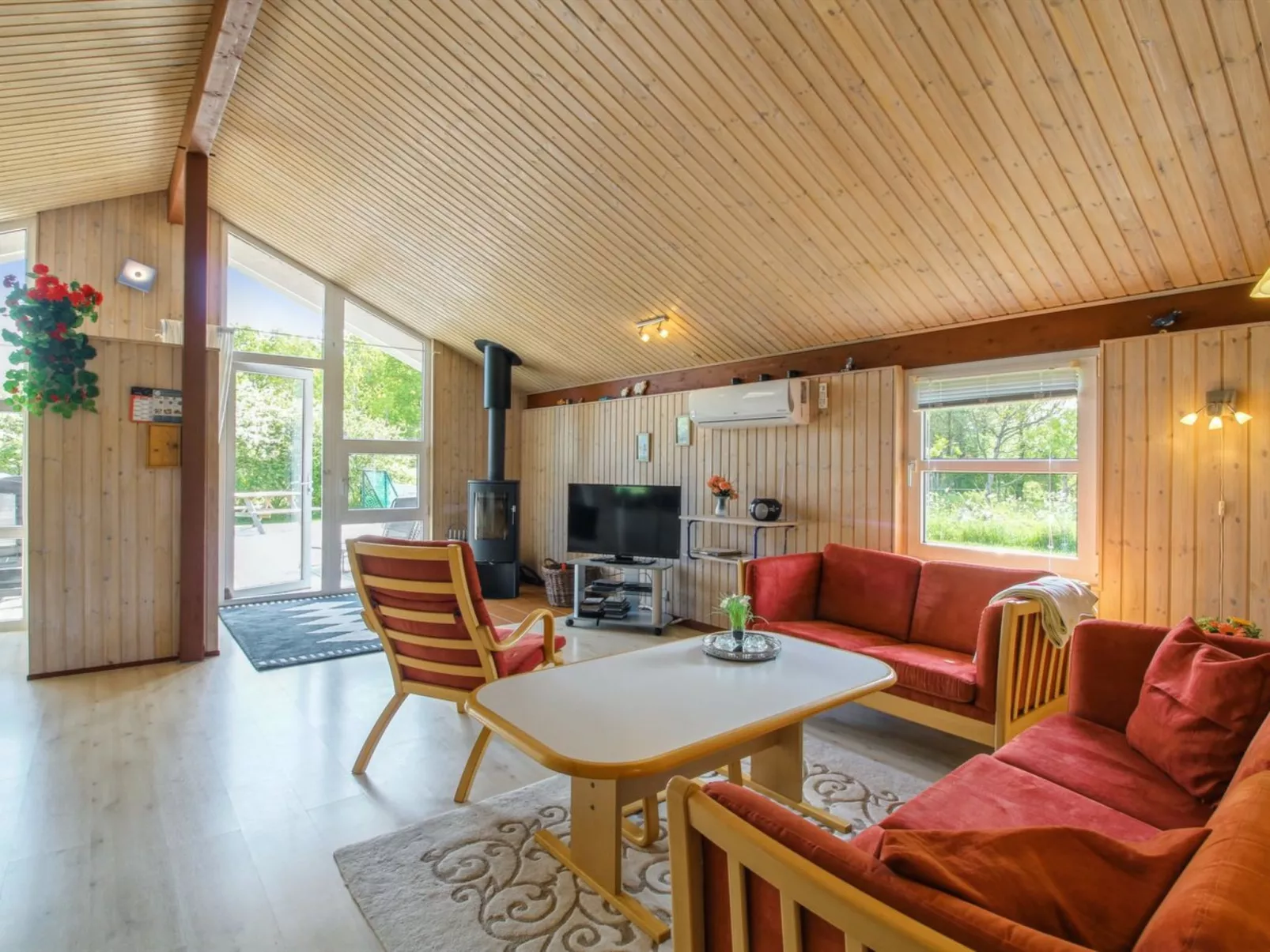 "Menka" - 1.3km from the sea-Drinnen