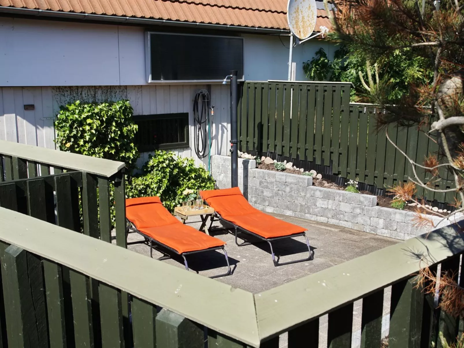 "Ariana" - 150m from the sea-Dehors