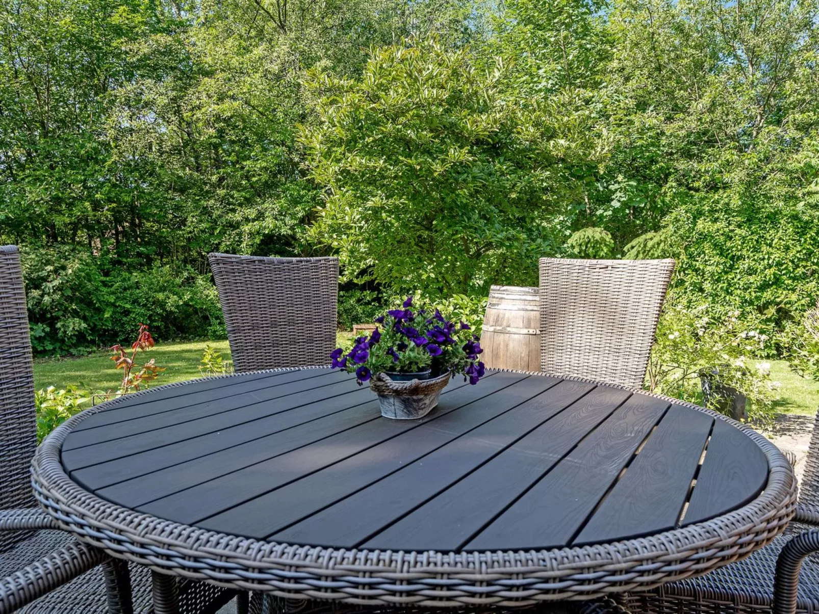 "Gisele" - 30km from the sea-Draußen