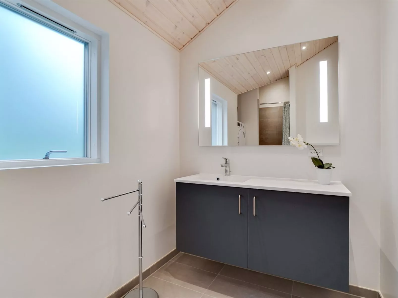 "Ella" - 1.2km to the fjord-Dedans