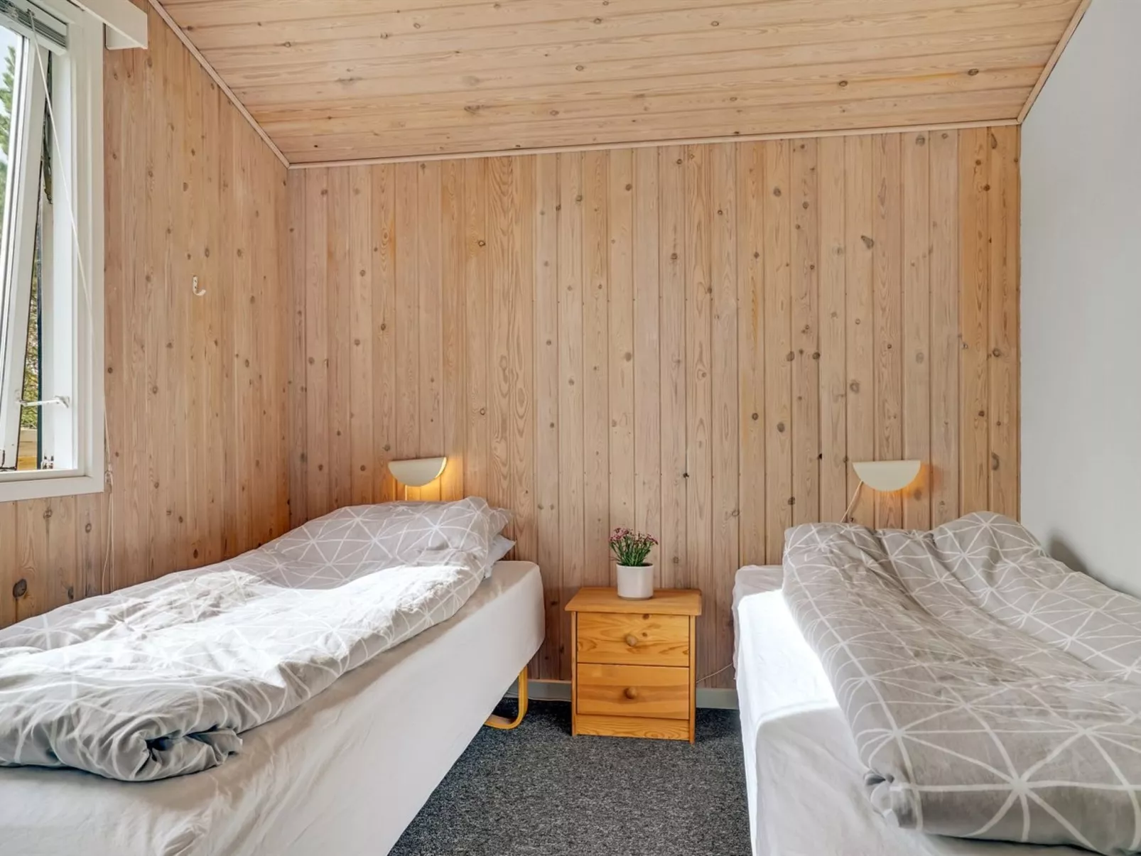 "Hughlek" - 900m from the sea-Drinnen