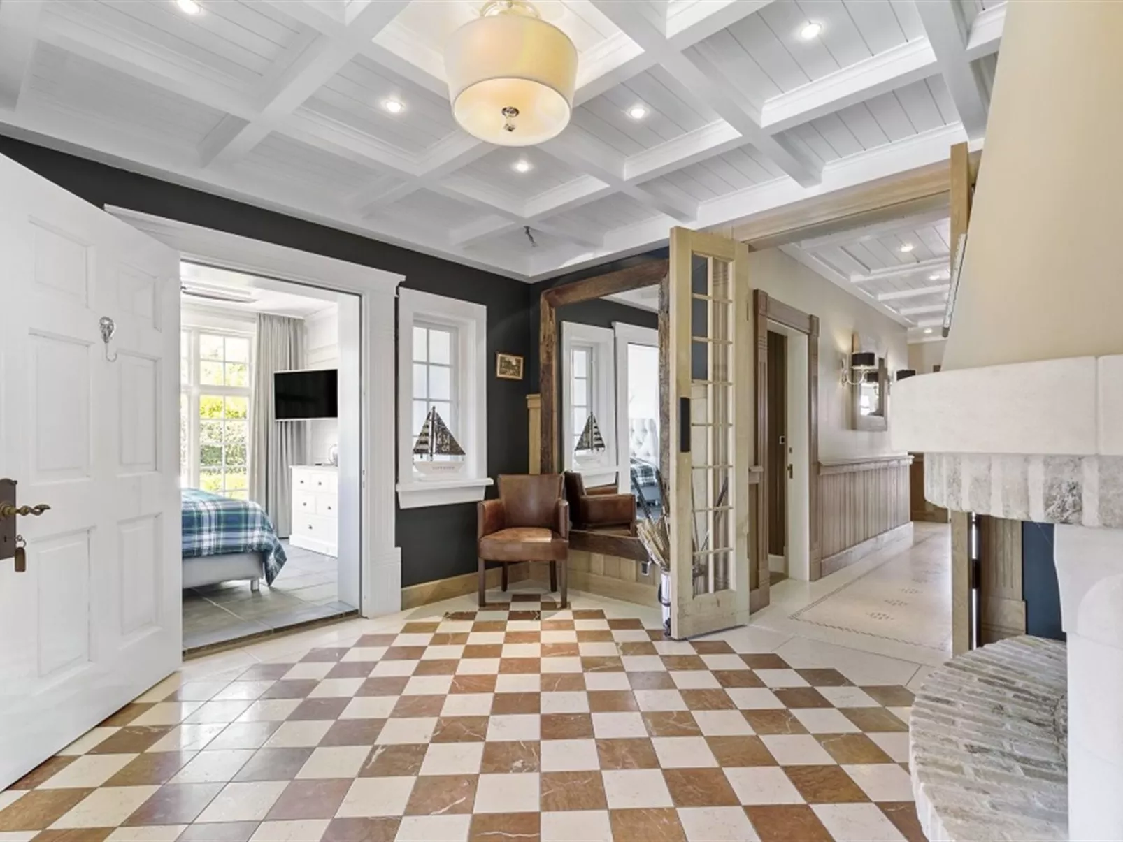 "Titia" - 1.2km to the fjord-Dedans