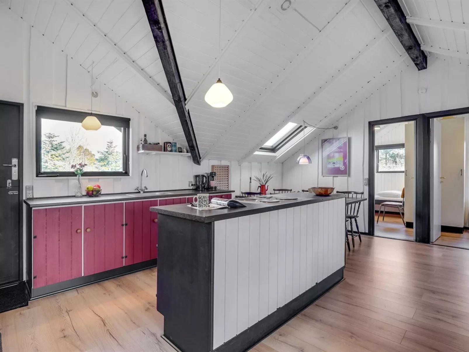 "Raita" - 350m to the fjord-Drinnen