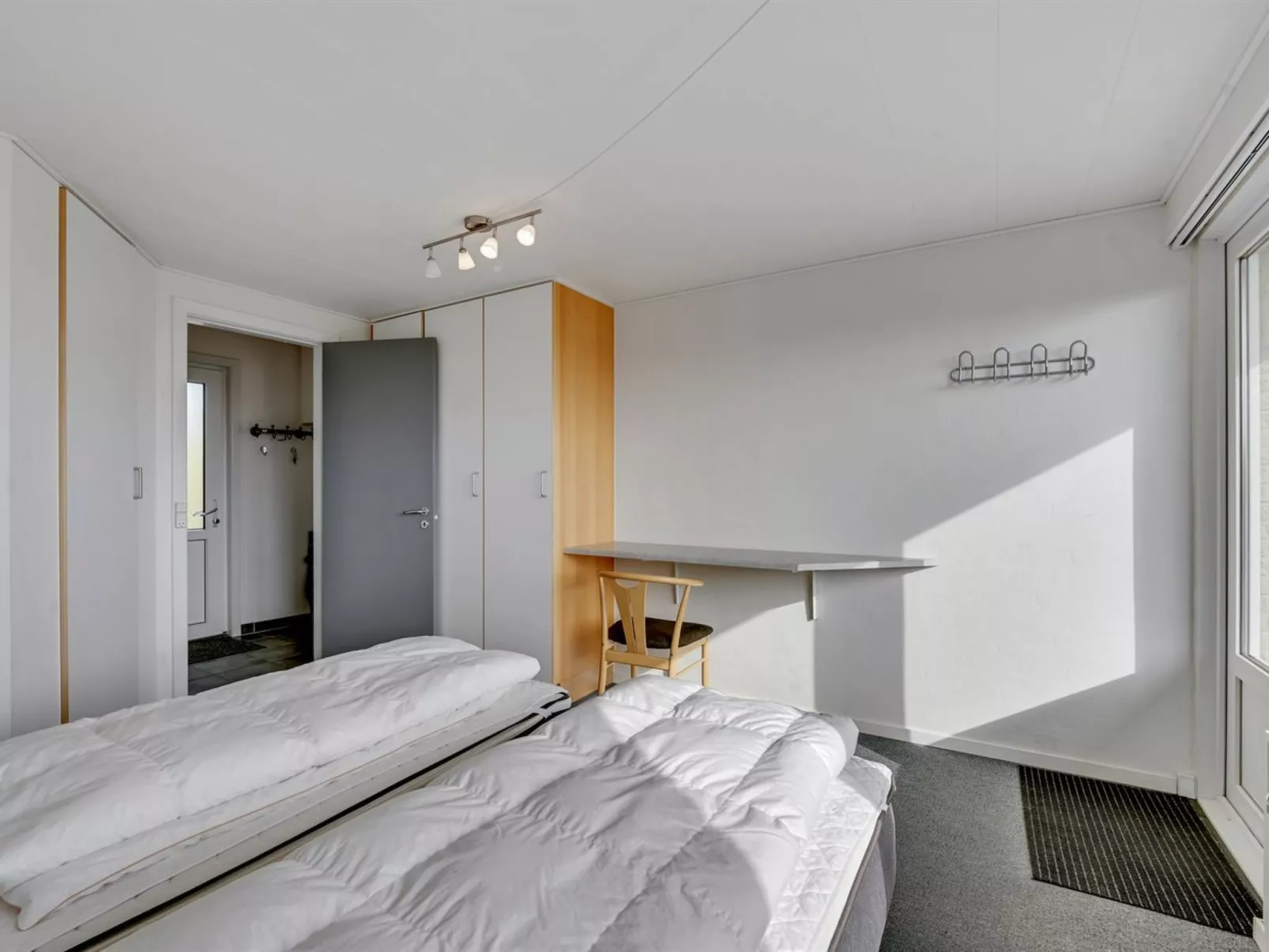 "Elizabeta" - 100m to the fjord-Draußen