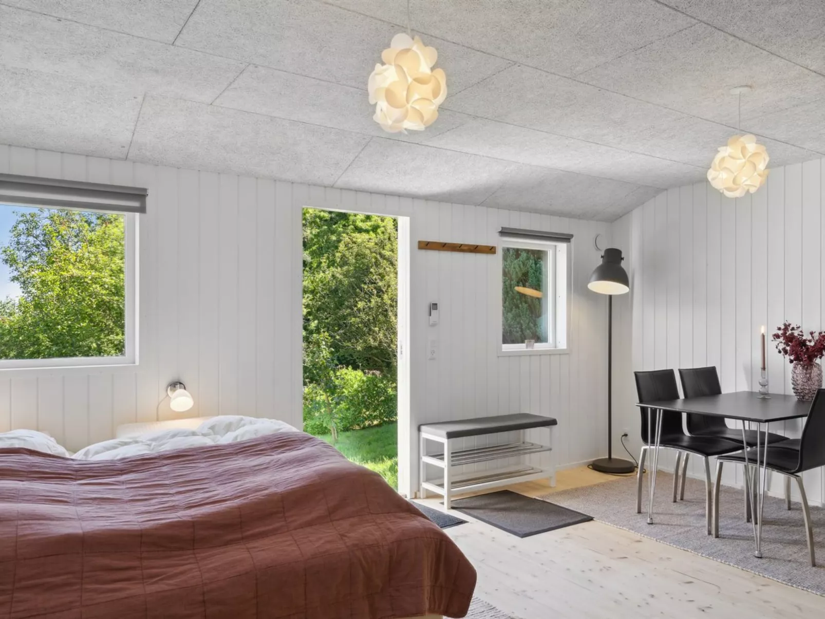 "Self" - 400m to the fjord-Inside