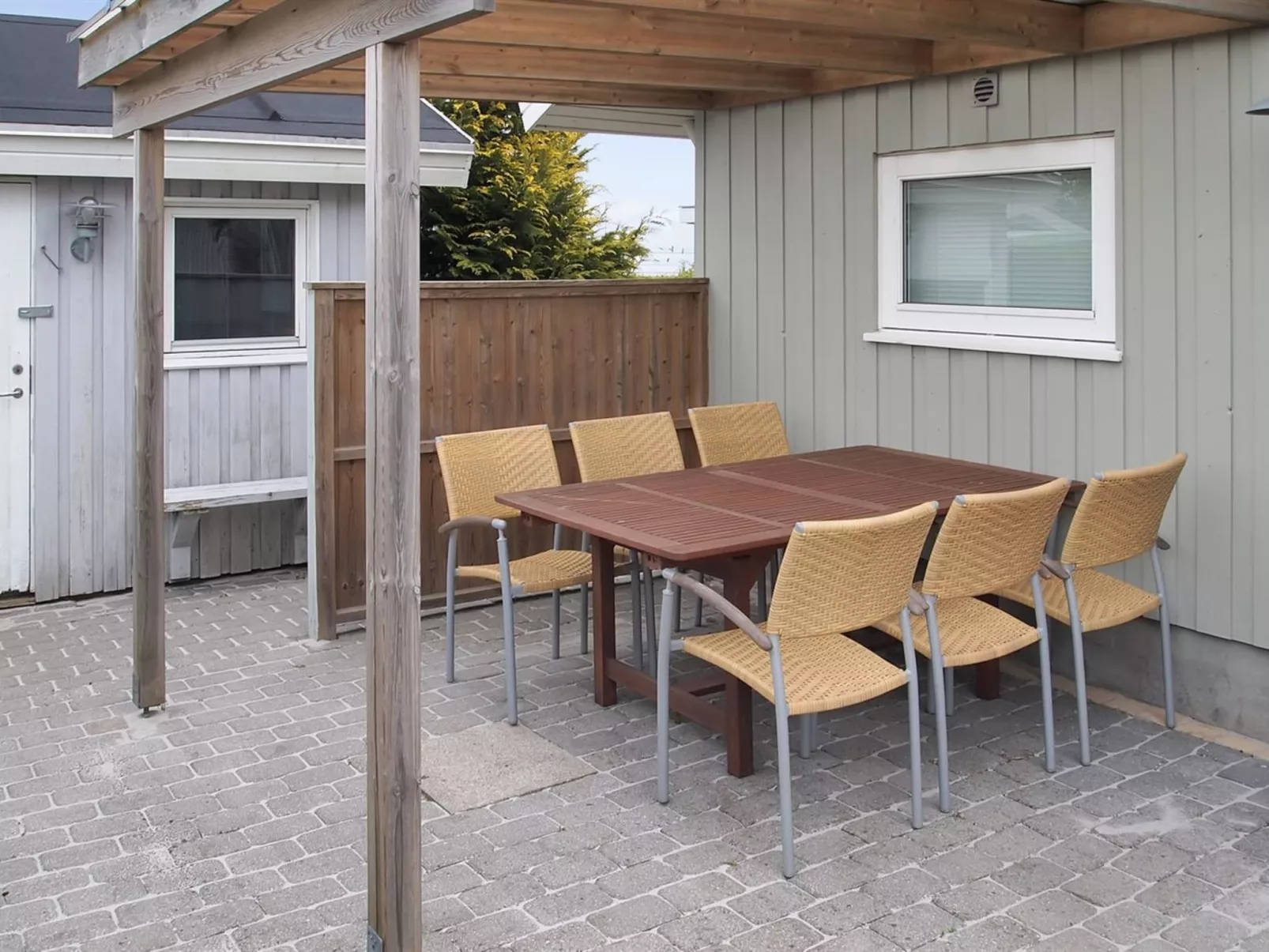 "Stenkil" - 250m from the sea-Draußen