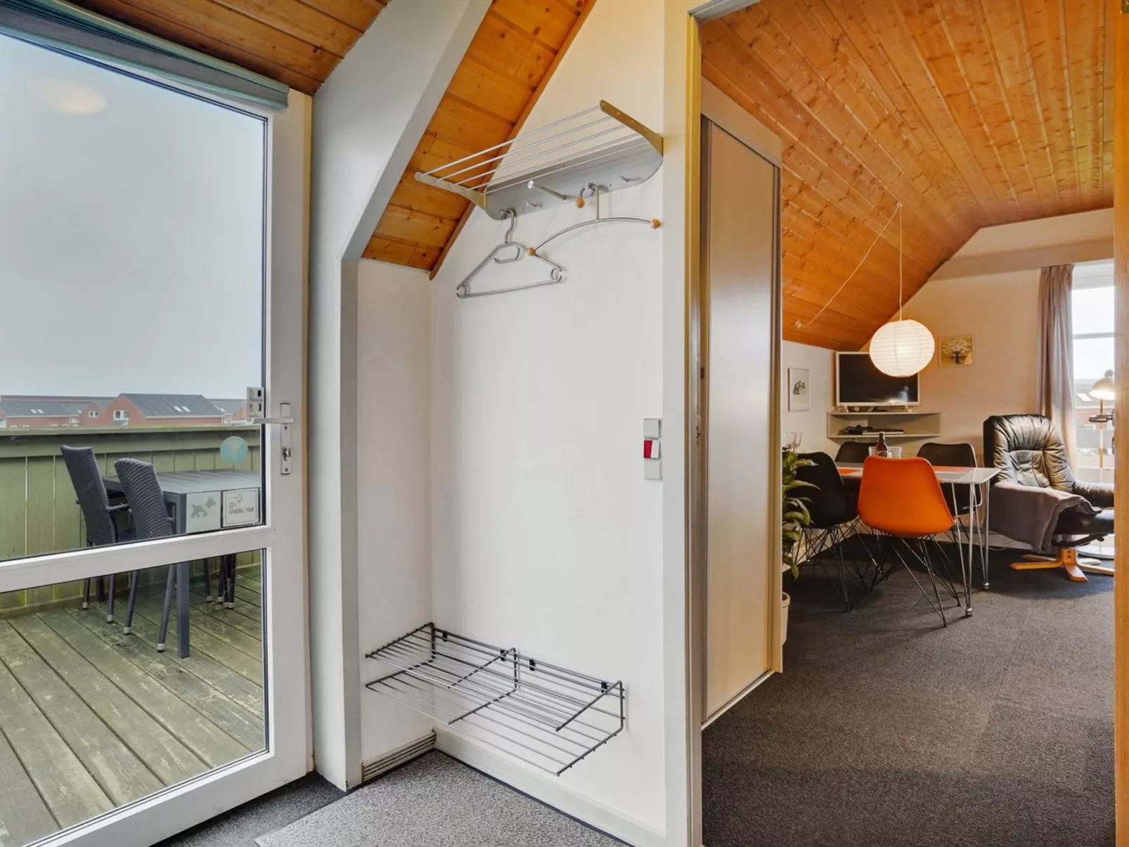 "Roya" - 1.9km from the sea-Inside