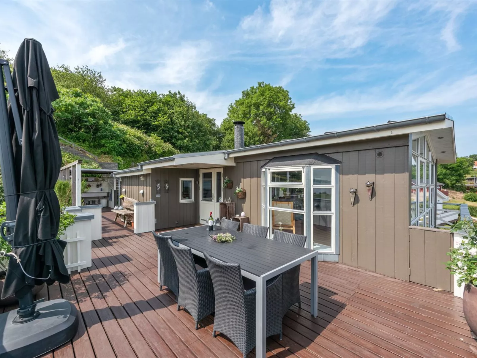 "Haraldina" - 350m to the fjord-Outside