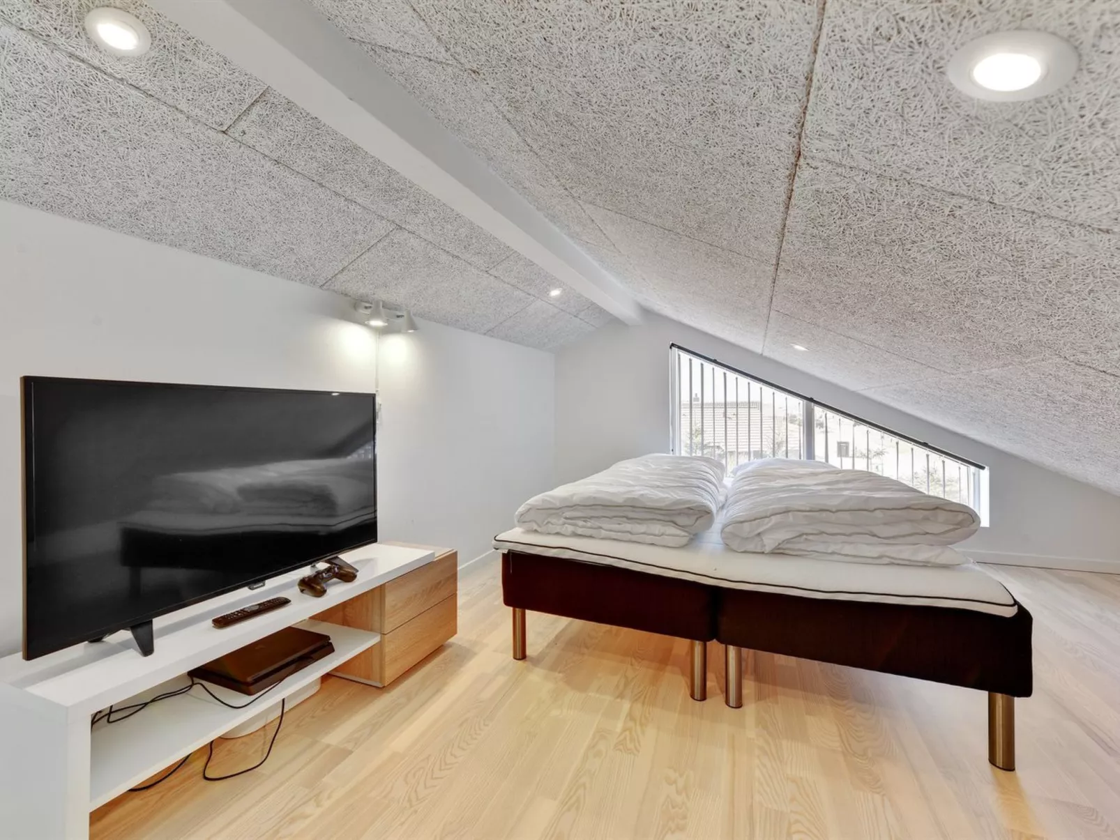 "Karen" - 900m from the sea-Drinnen