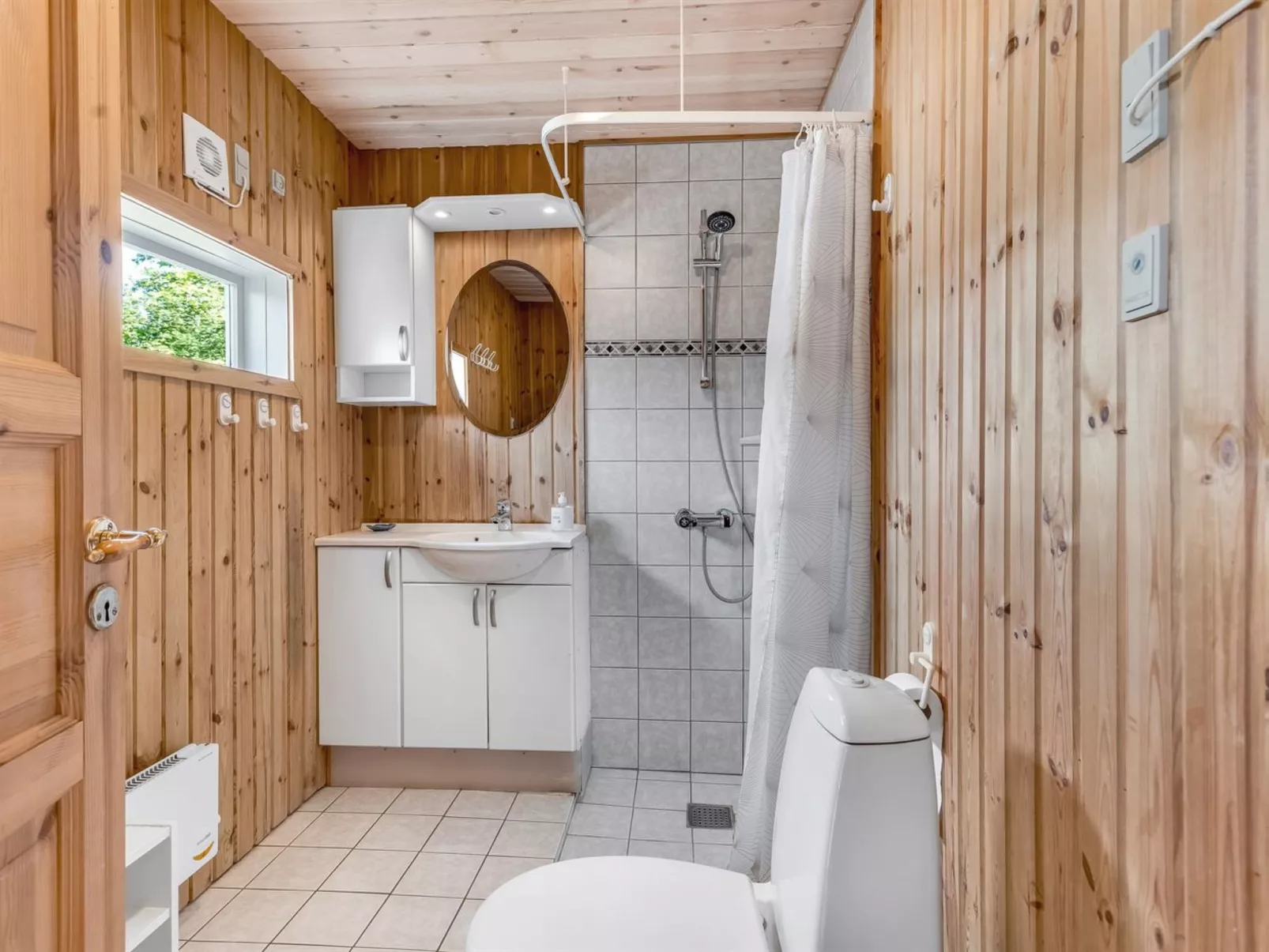 "Rustam" - 600m from the sea-Inside