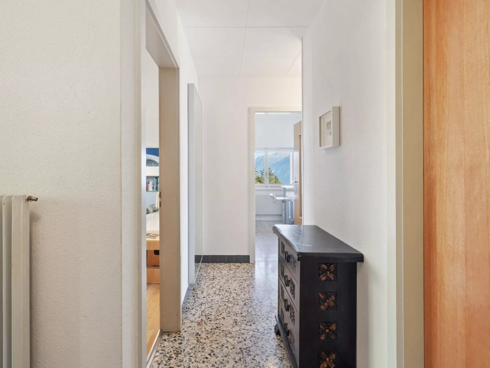 Belmont Est 80-Drinnen