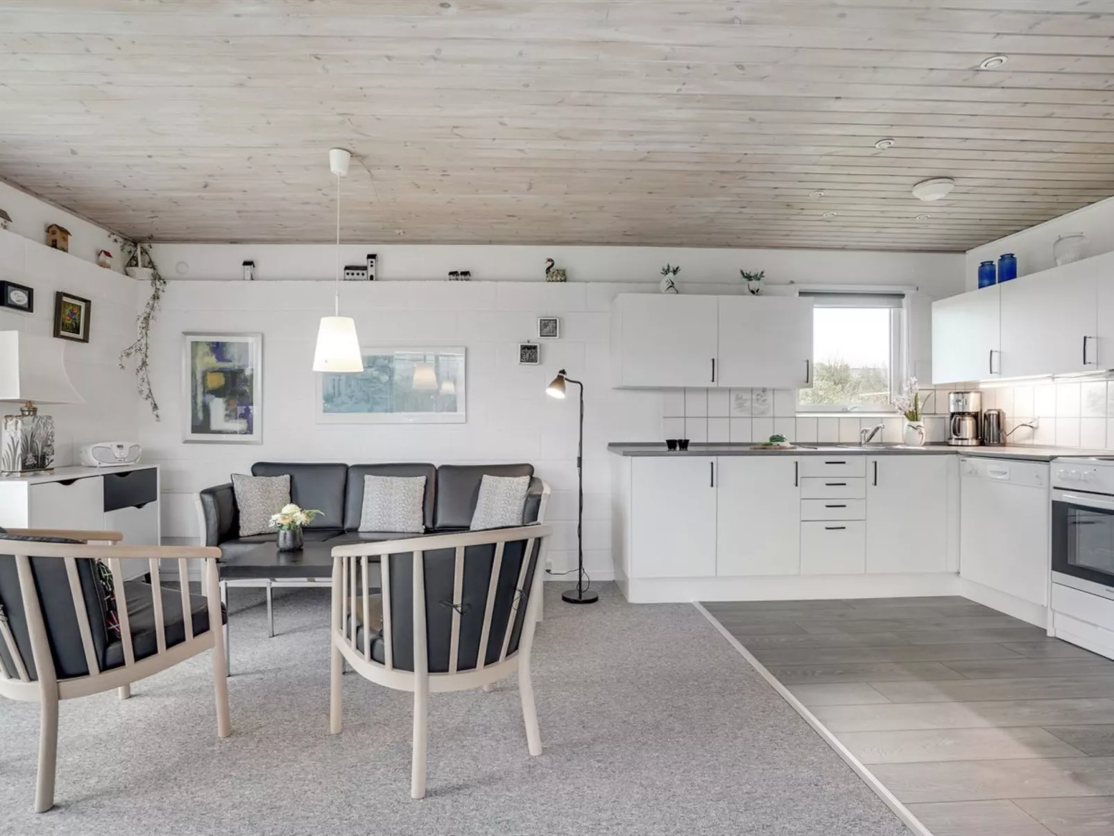 "Haklang" - 200m from the sea-Drinnen