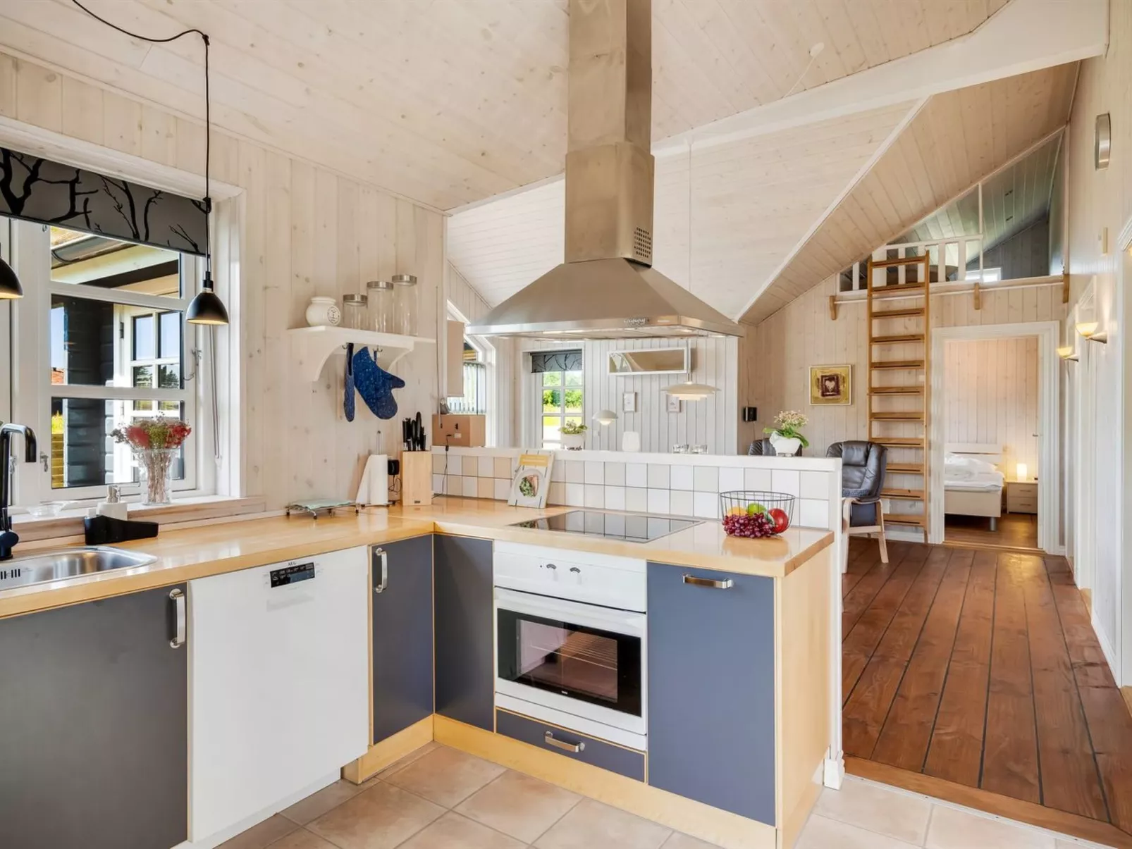 "Annemie" - 1.8km from the sea-Drinnen