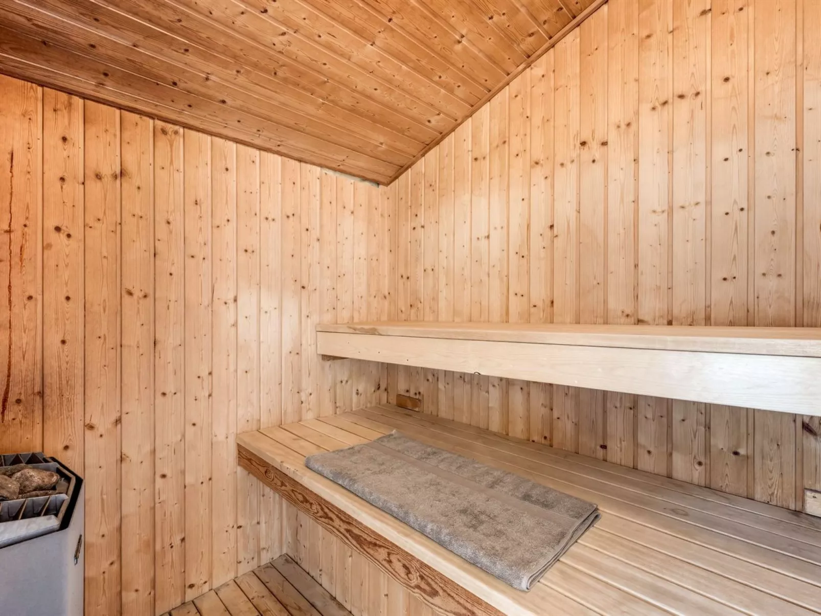 "Andrie" - 800m from the sea-Inside