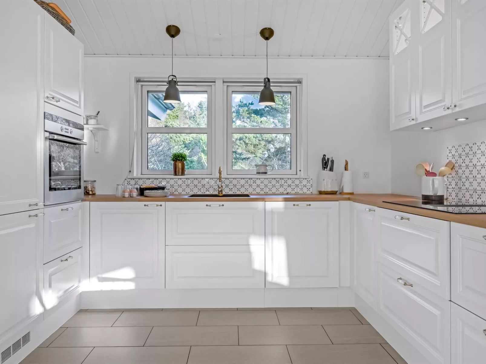 "Onta" - 900m from the sea-Drinnen