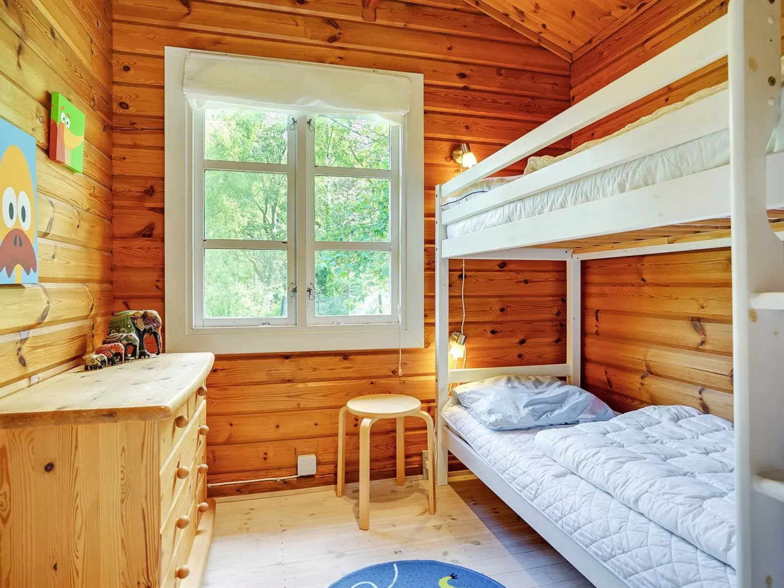 "Ernestine" - 500m to the fjord-Inside